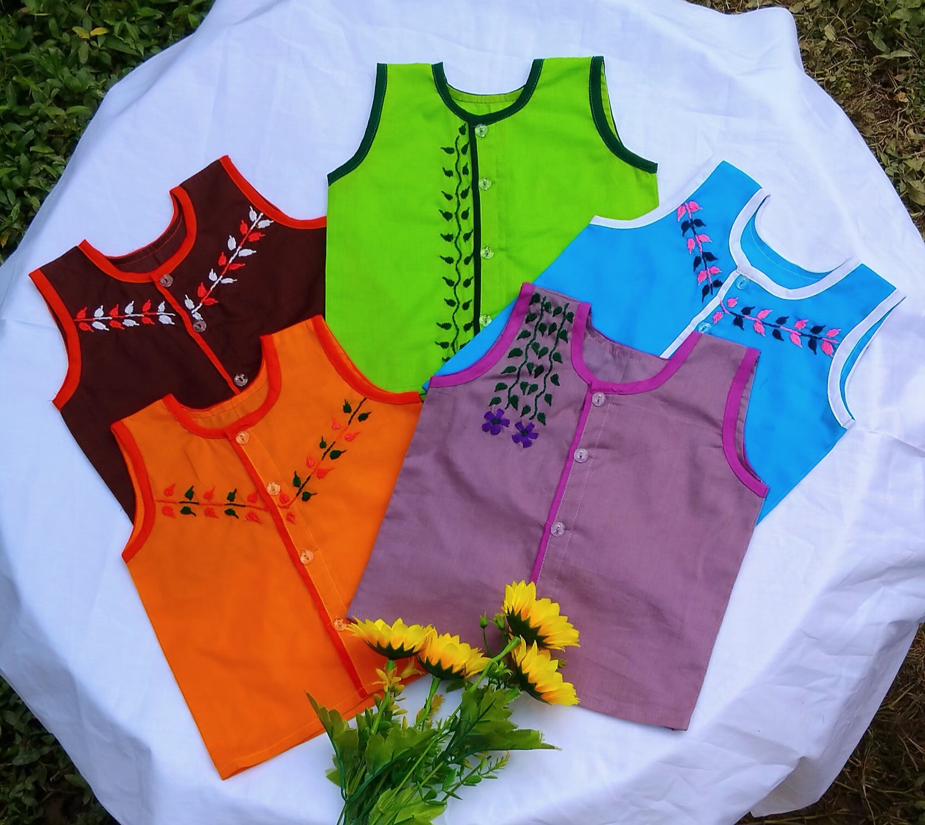 Sleeveless Nima (5 pcs multi-color) for new born boy, girl or unisex type Combo