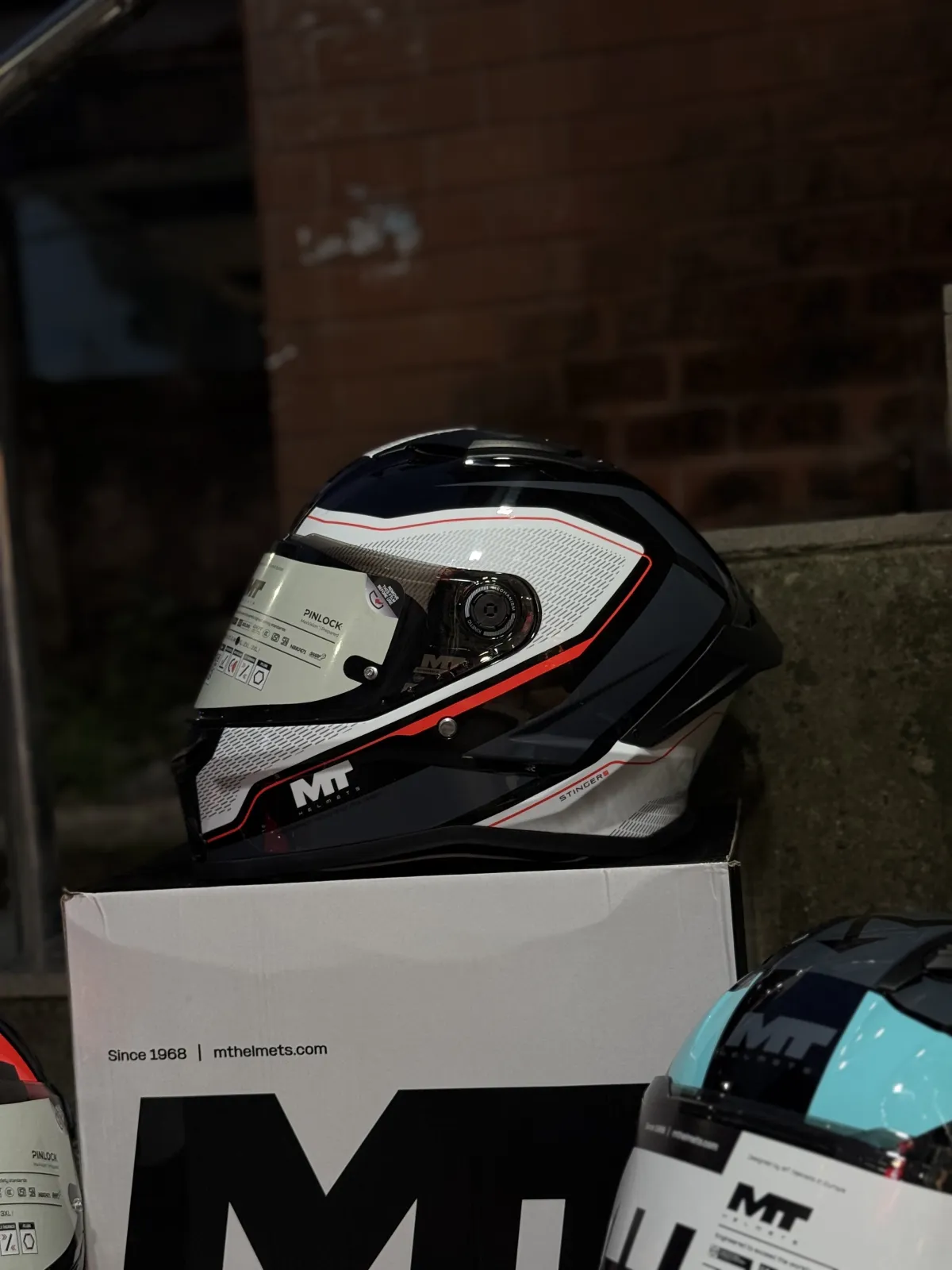 MT Stinger 2 white Black