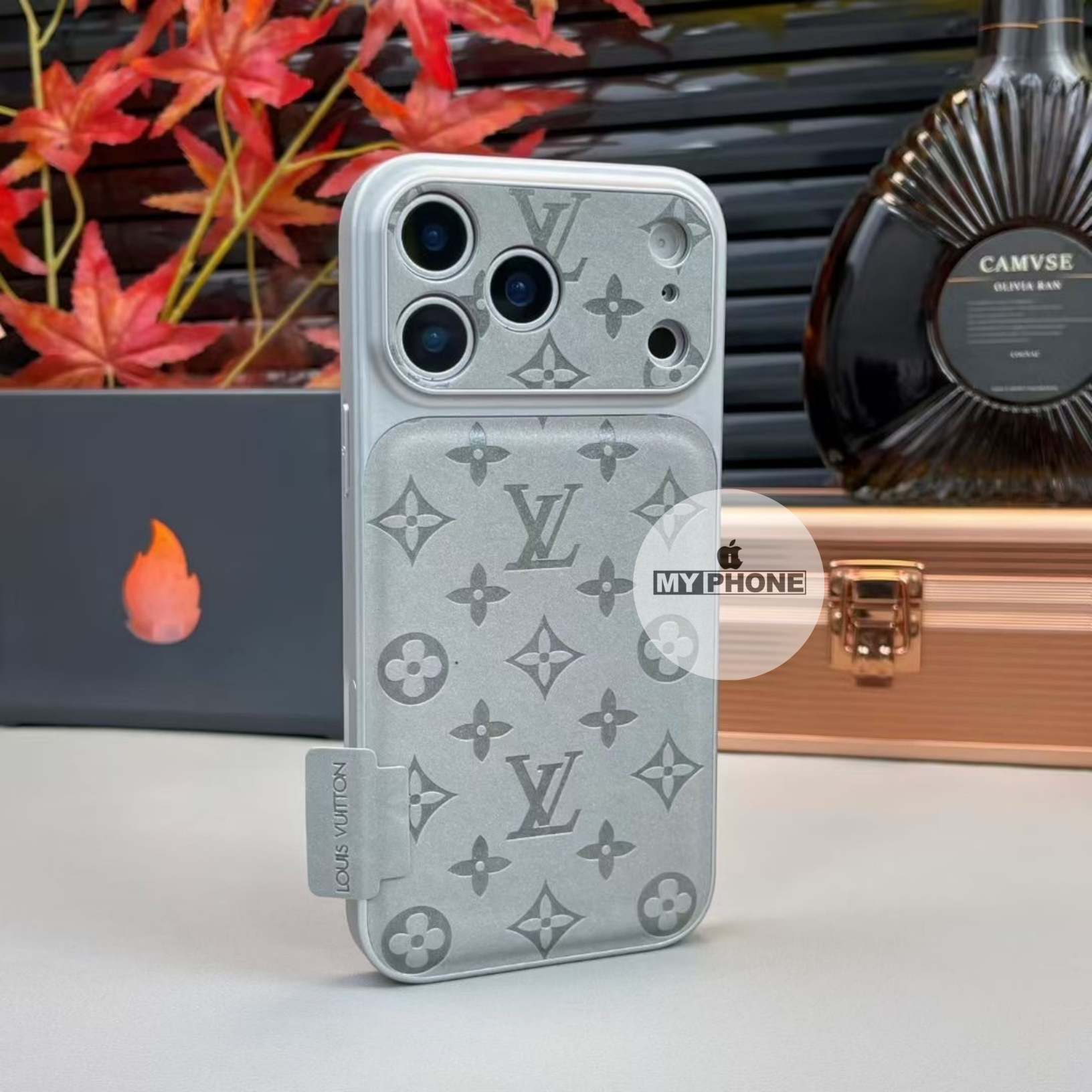 Luxury Edition: Premium Elegant Black Trendy Louis Vuitton Pattern Glitter Leather iPhone Case_img_2
