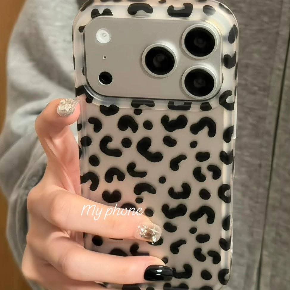 Trendy Leopard Print iPhone Cover - Stylish & Protective Case