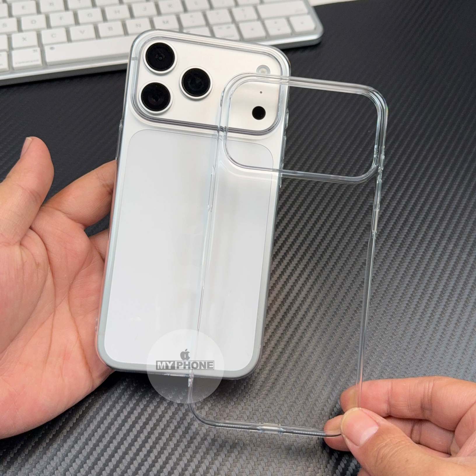 iPhone 17 pro max anti yellow hard case_img_0