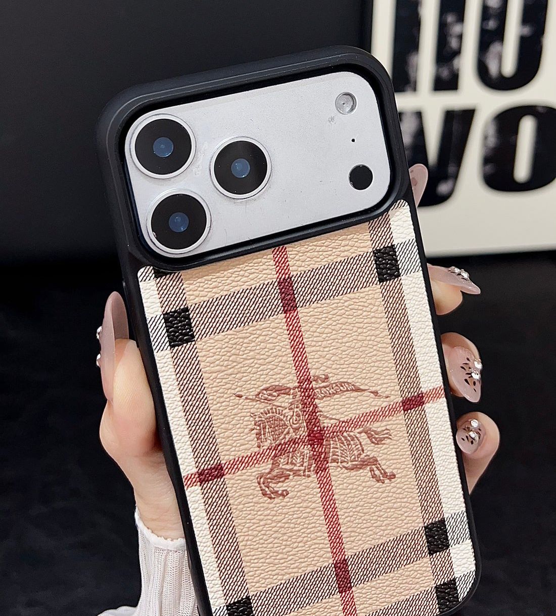 Premium Leather Finish Vintage Check Pattern iPhone Case_img_1