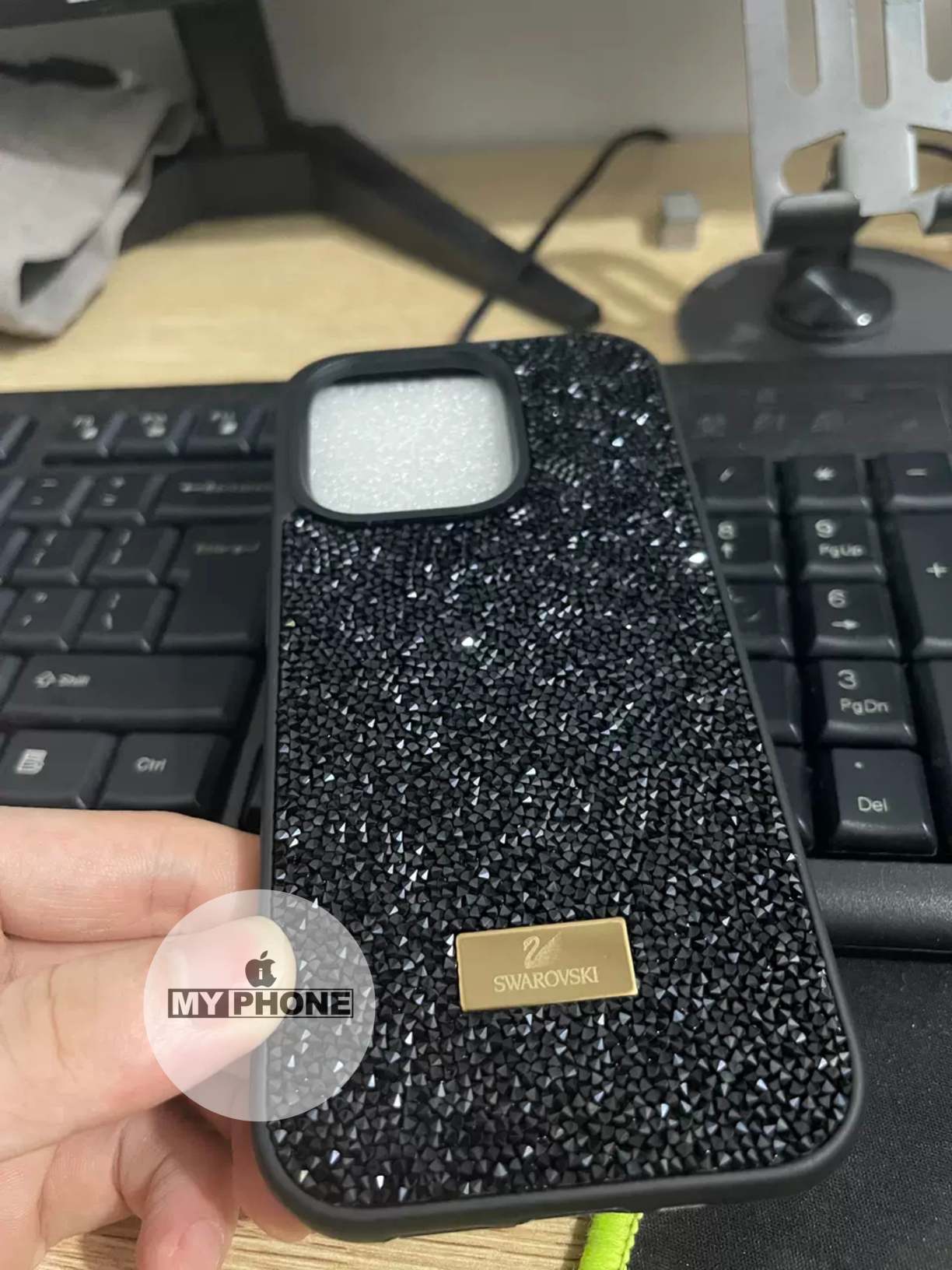 Shine in Style: Luxury Diamond Sparkle Black iPhone Cover_img_3
