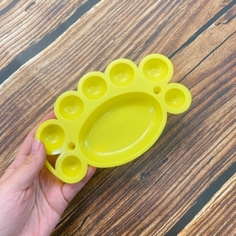 Little Feet 17cm × 11cm Plastic Artist Paint Palette for Acrylic, Watercolor & Poster Color Multi Purpose Drawing Tray Paint Plates By CHARUKAJ (Yellow)