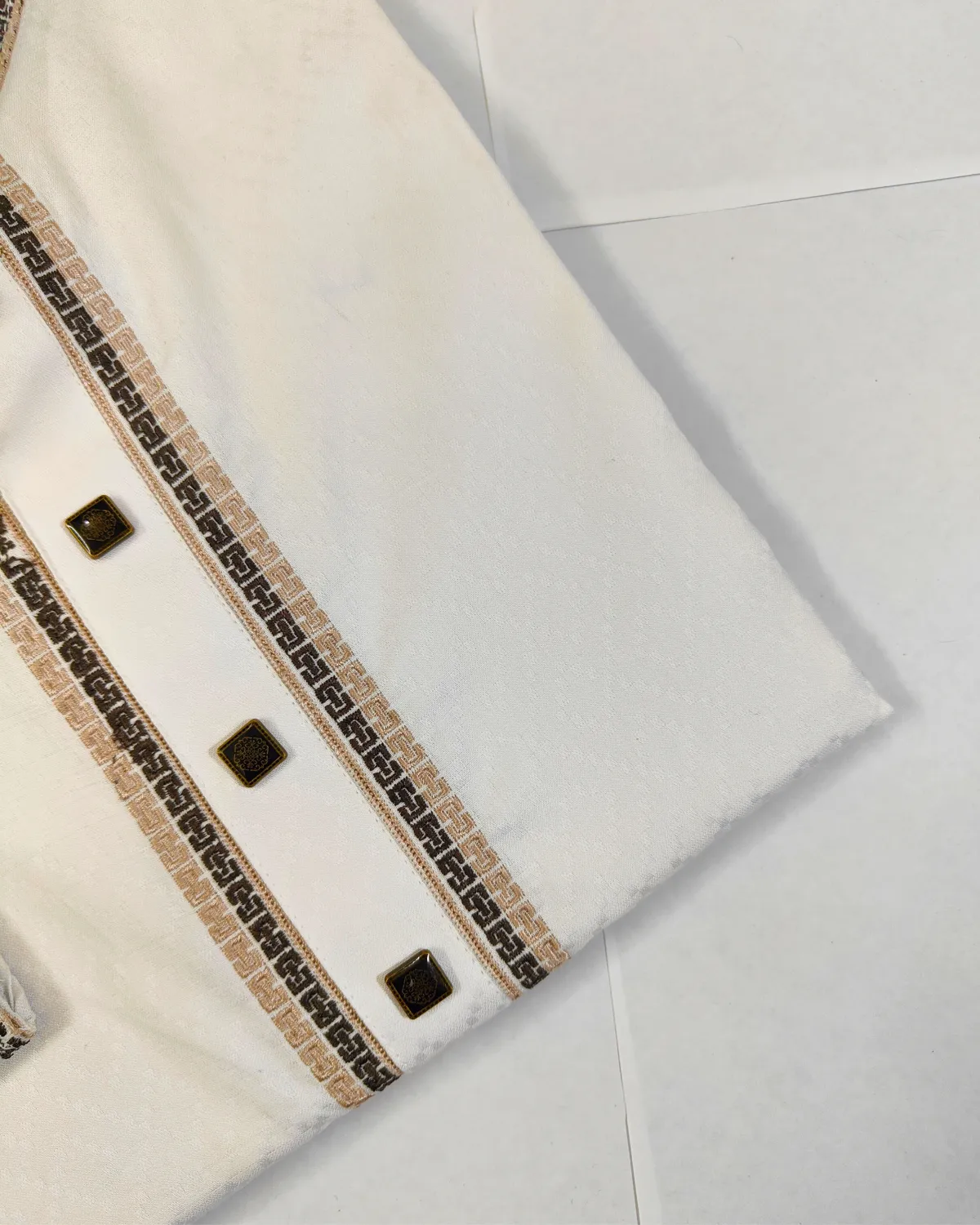 EVARRIO Signature White Heritage Panjabi – Earth-Tone Collection - Image 3