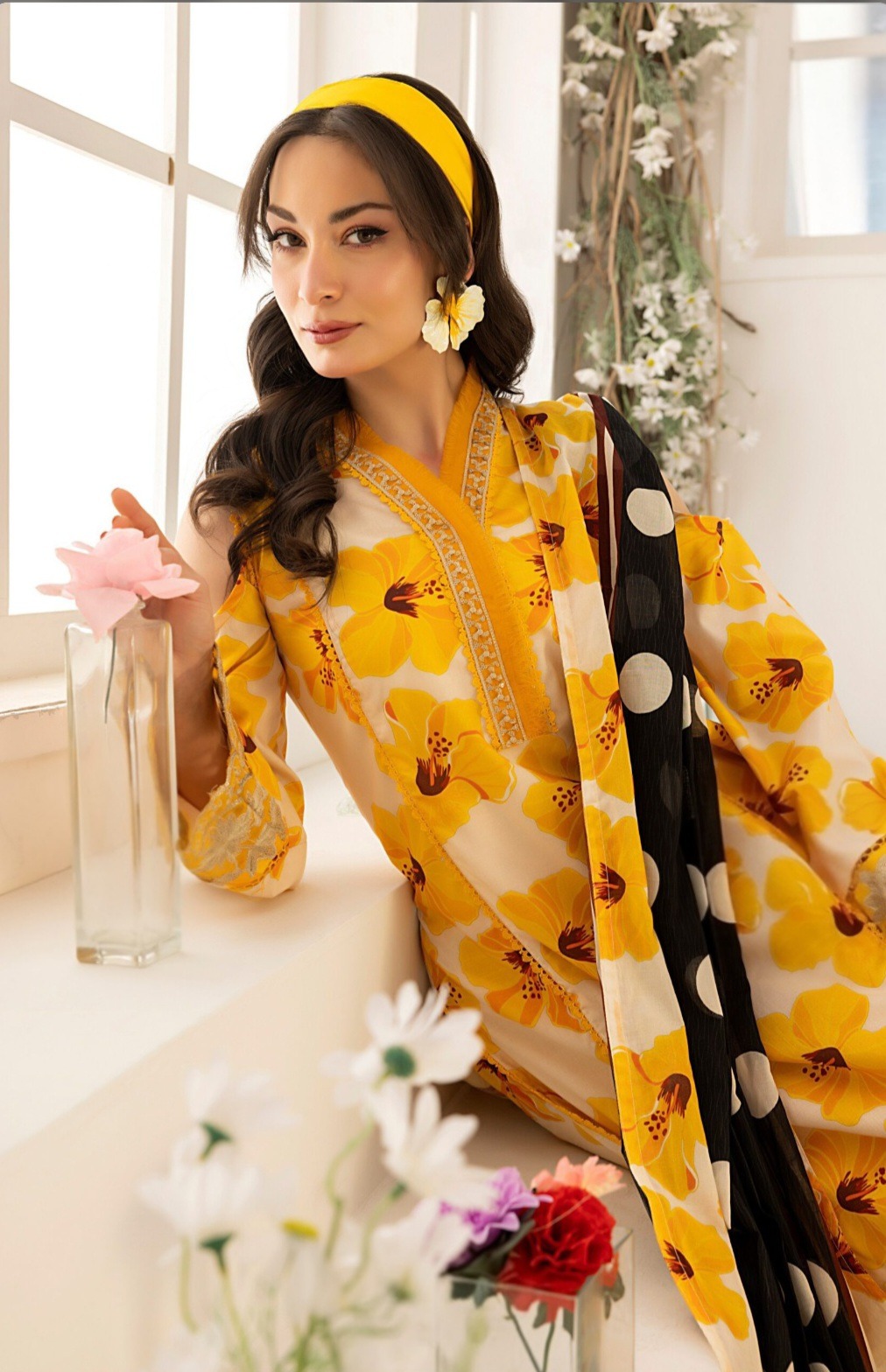 Original Regalia Textile Salina Daman Cutwork Unstitched Salwar Kameez | Premium Pakistani 3 Piece Dress - Image 1
