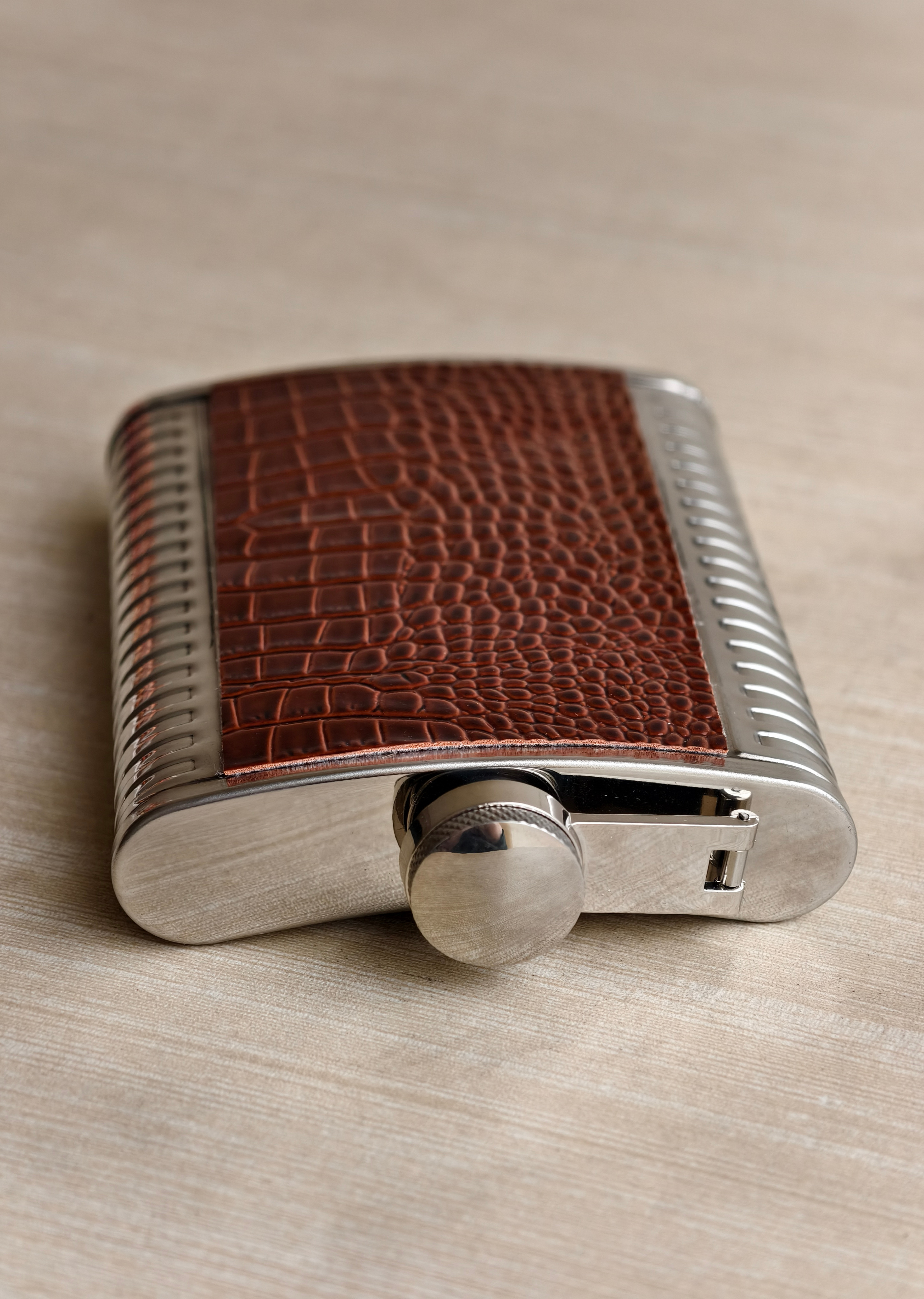 CROCODILE PETTRN HIP FLASK image 4