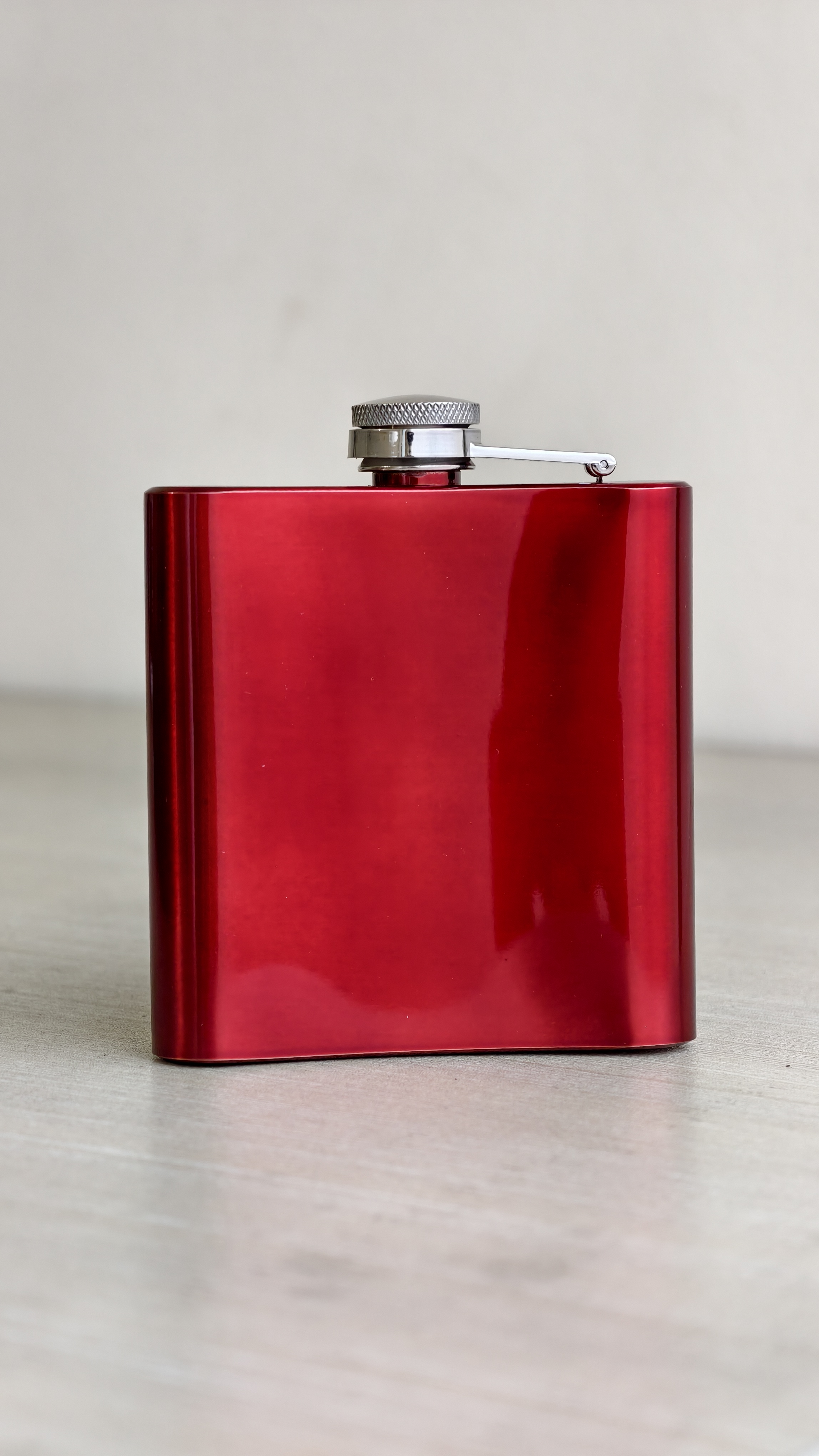 GLOSSY RED HIP FLASK image 2
