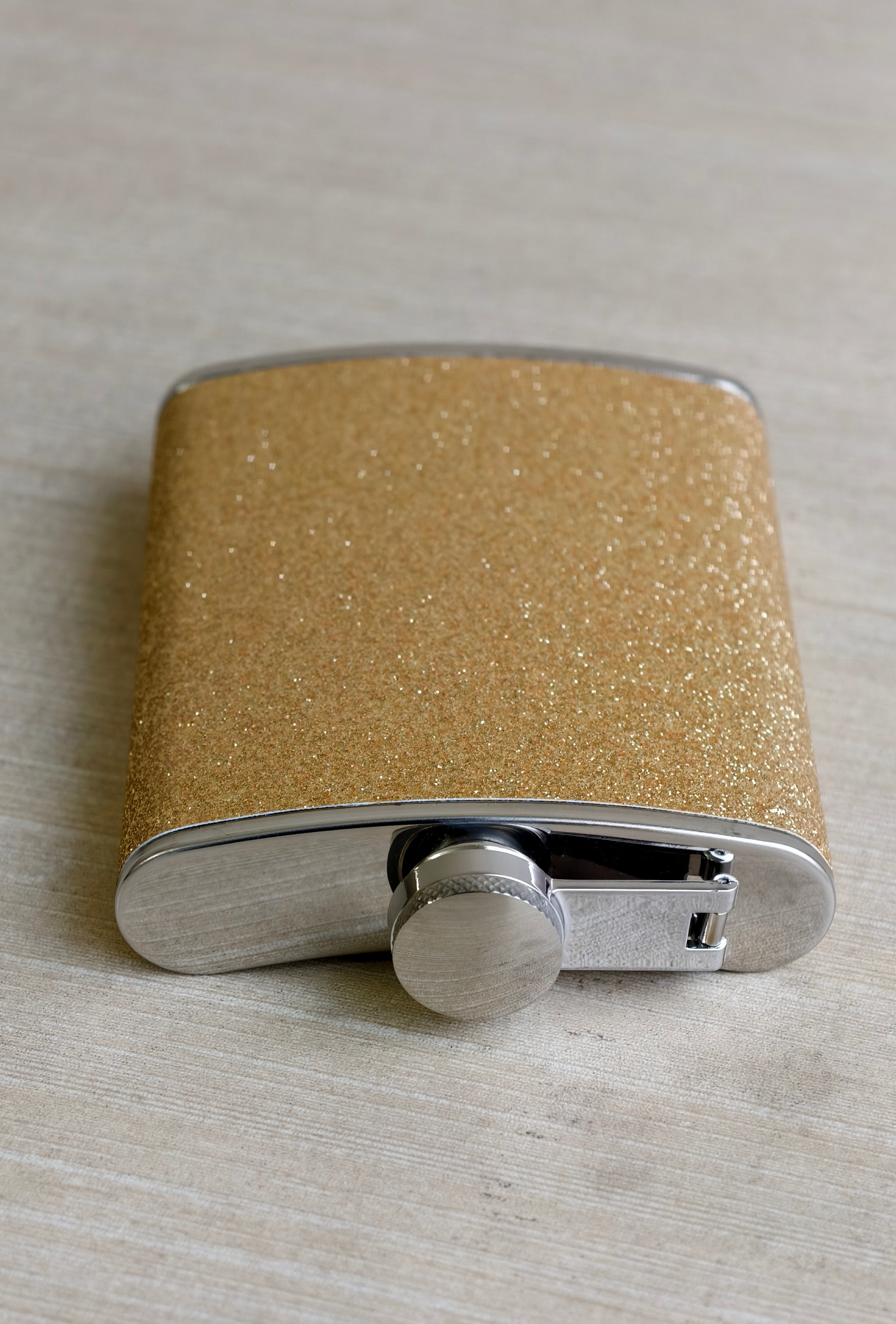 GOLD GRIT HIP FLASK image 3