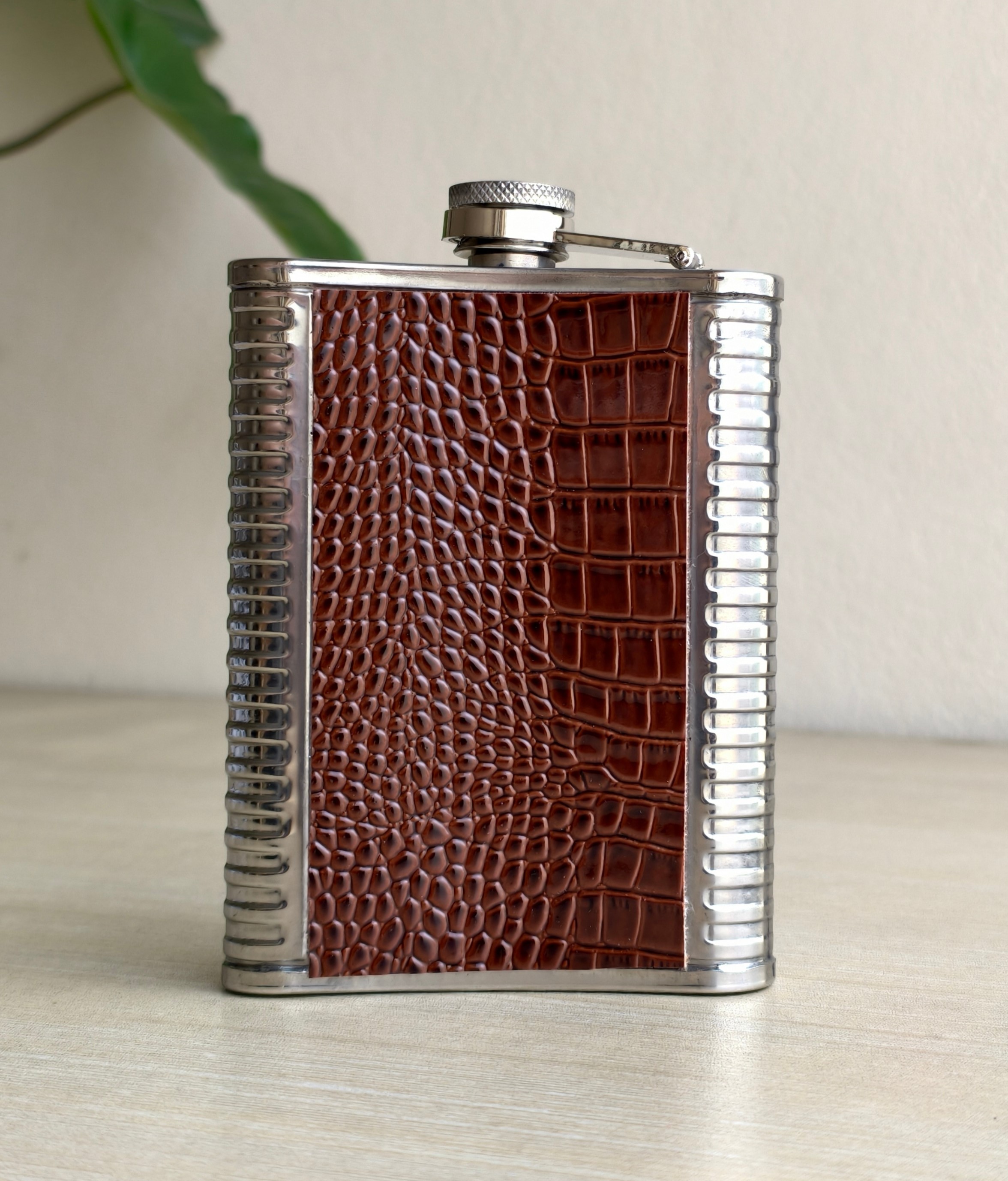 CROCODILE PETTRN HIP FLASK image 3