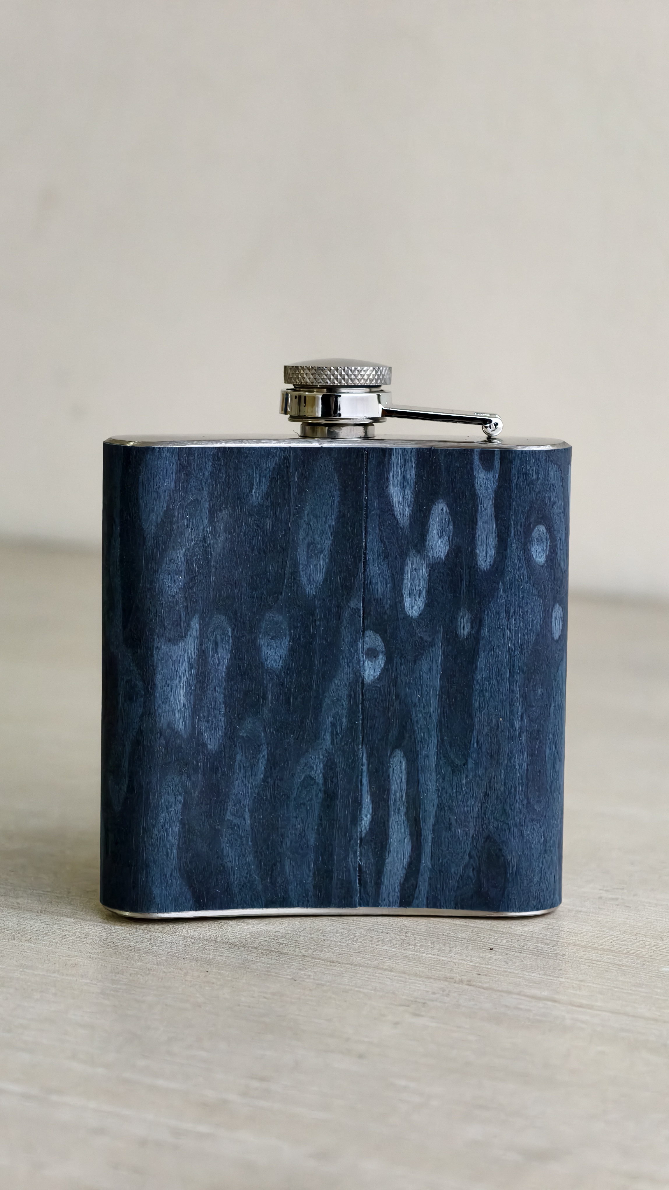 WOOD GRAIN BLUE HIP FLASK image 2