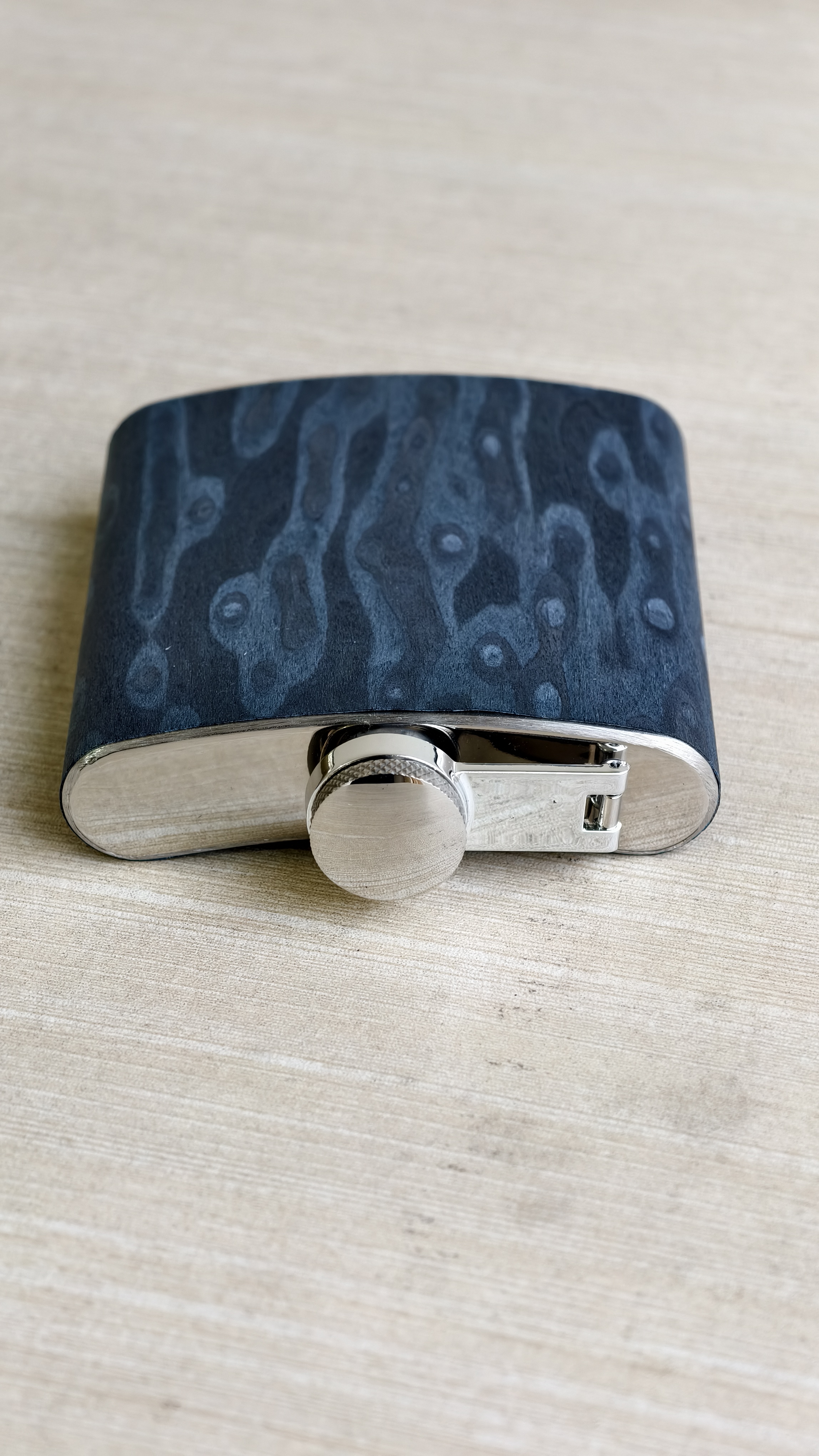 WOOD GRAIN BLUE HIP FLASK image 3