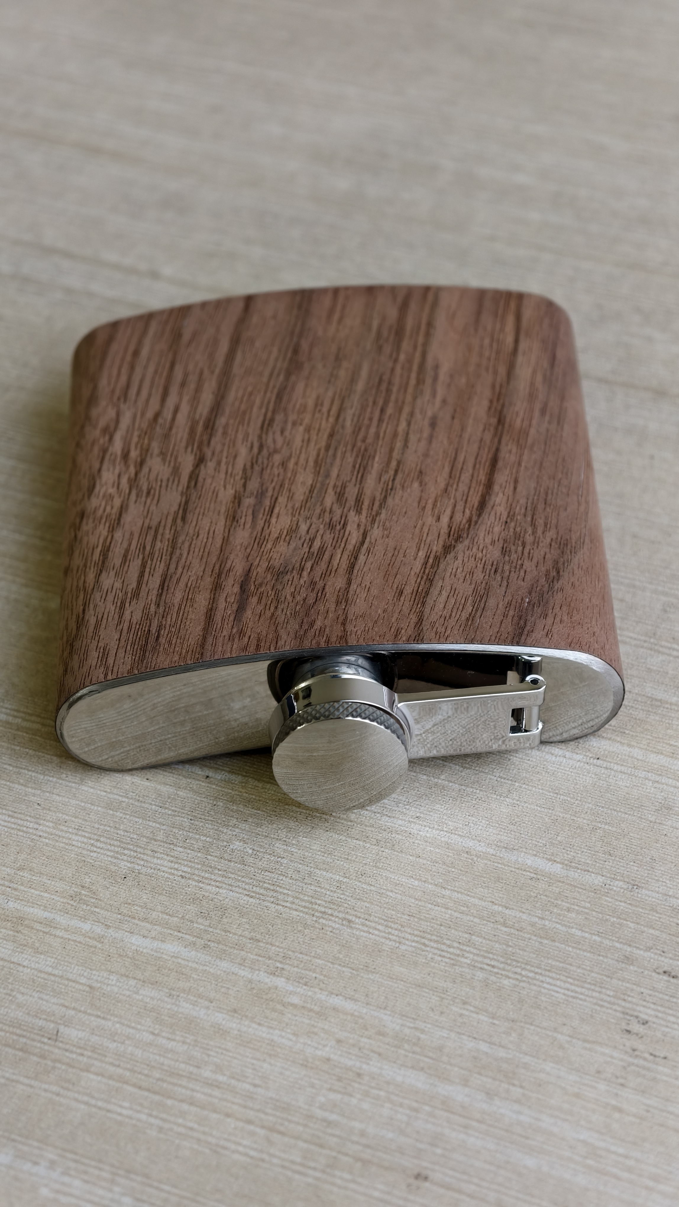 WOOD GRAIN BROWN HIP FLASK image 3