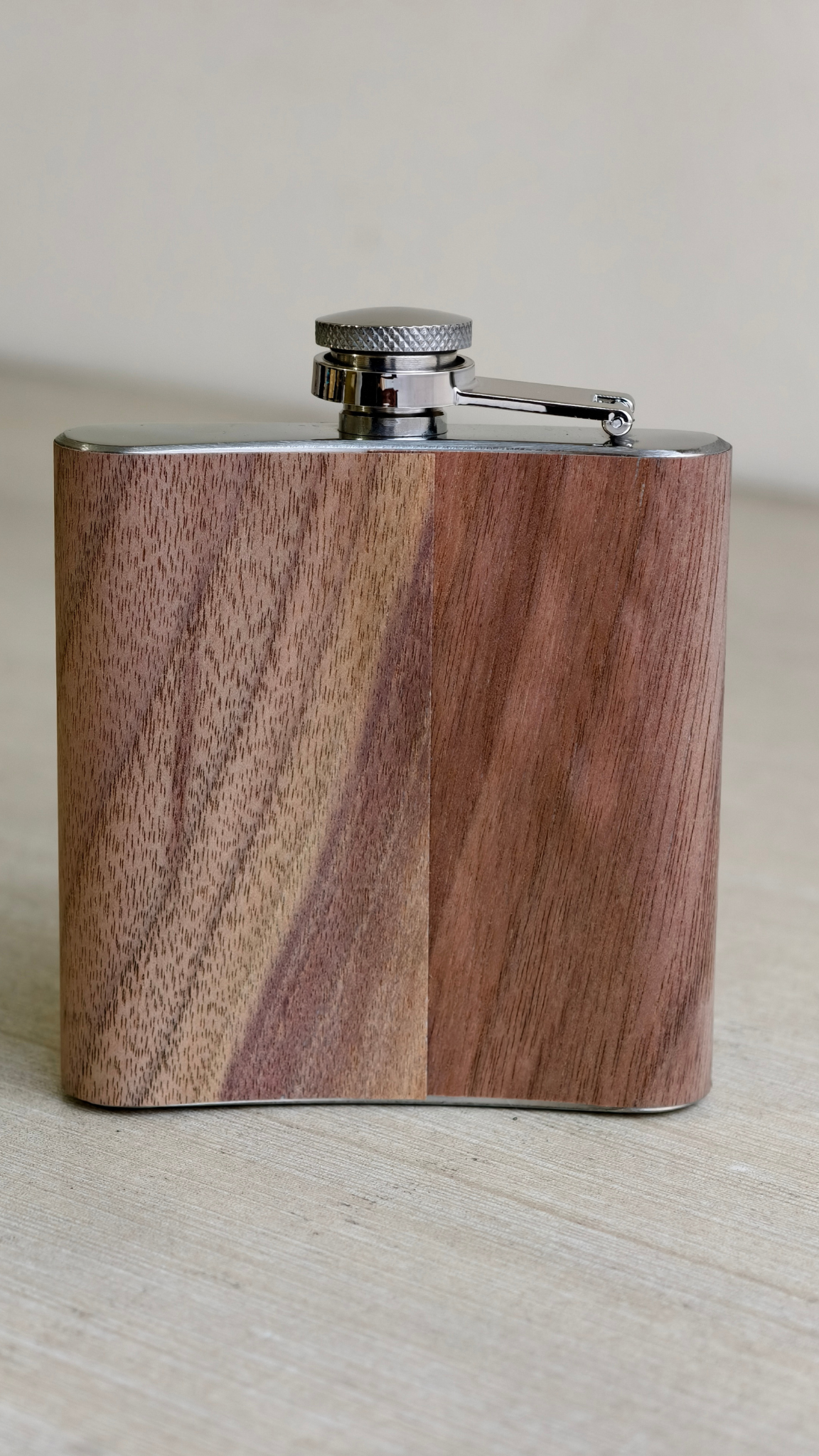 WOOD GRAIN BROWN HIP FLASK image 2