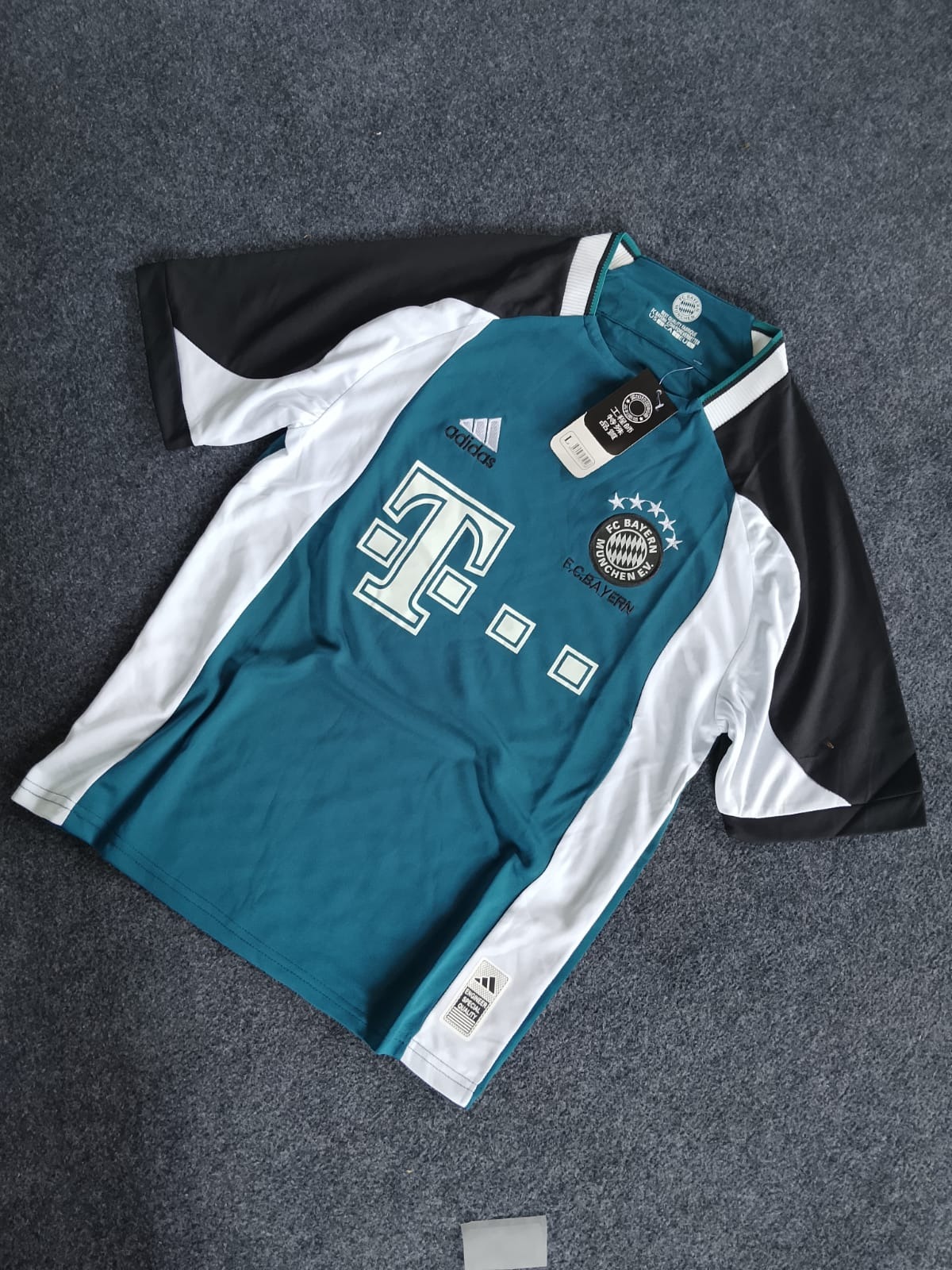 এফ সি বায়ার্ন জার্সি রেট্রো