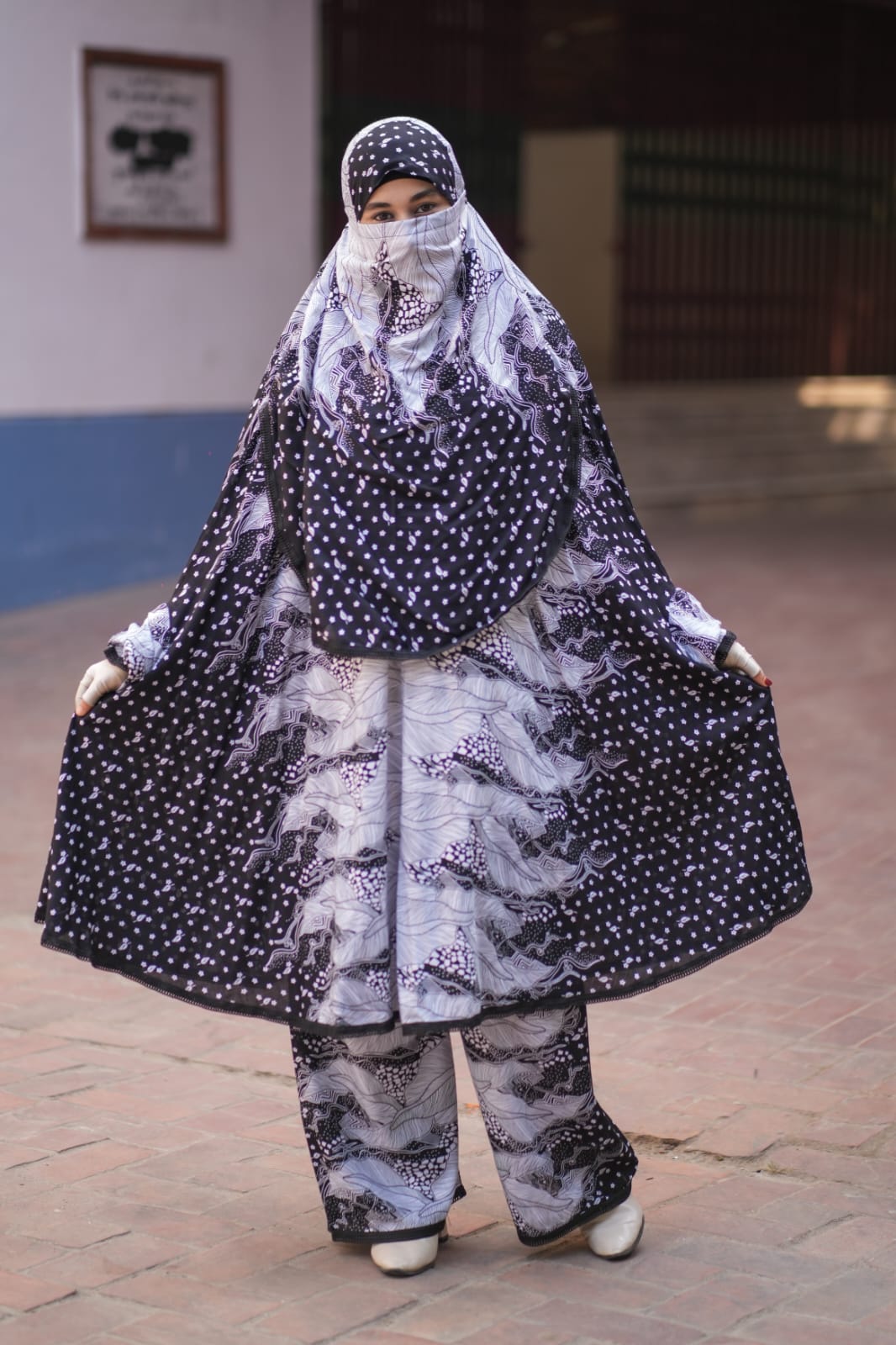 Premium Linen Abaya-Elegant & Comfortable