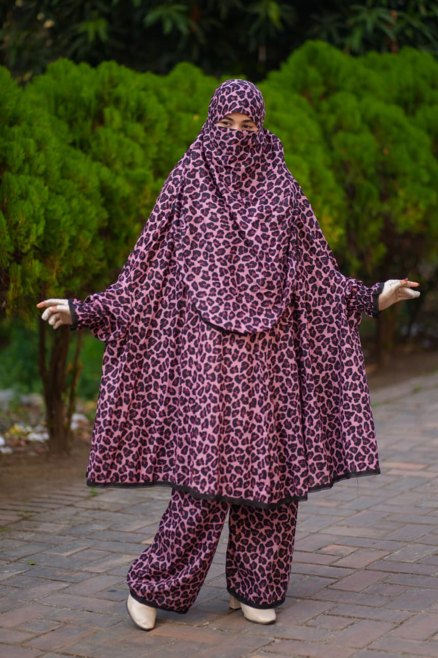 Premium Linen Abaya – Elegant & Comfortable (Copy)