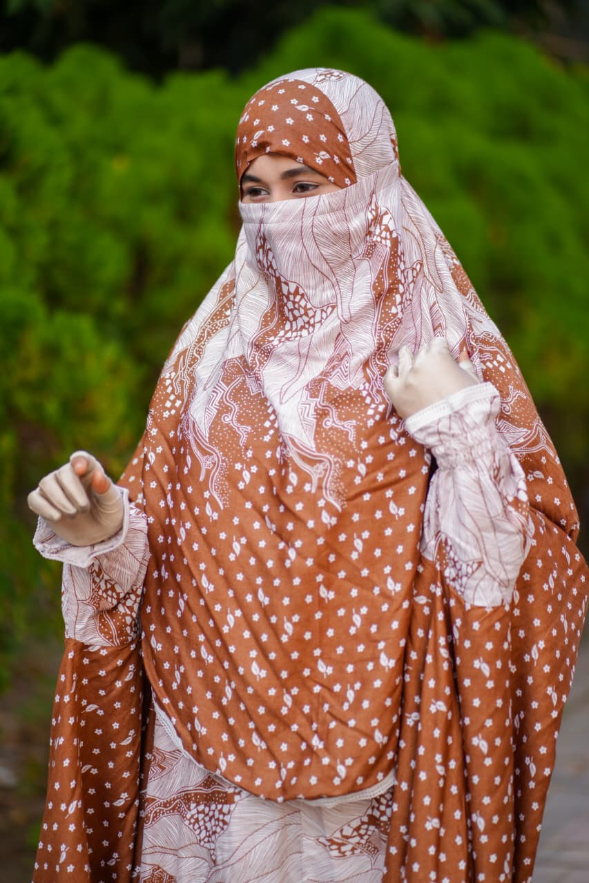 Premium Linen Abaya – Elegant & Comfortable (Copy)