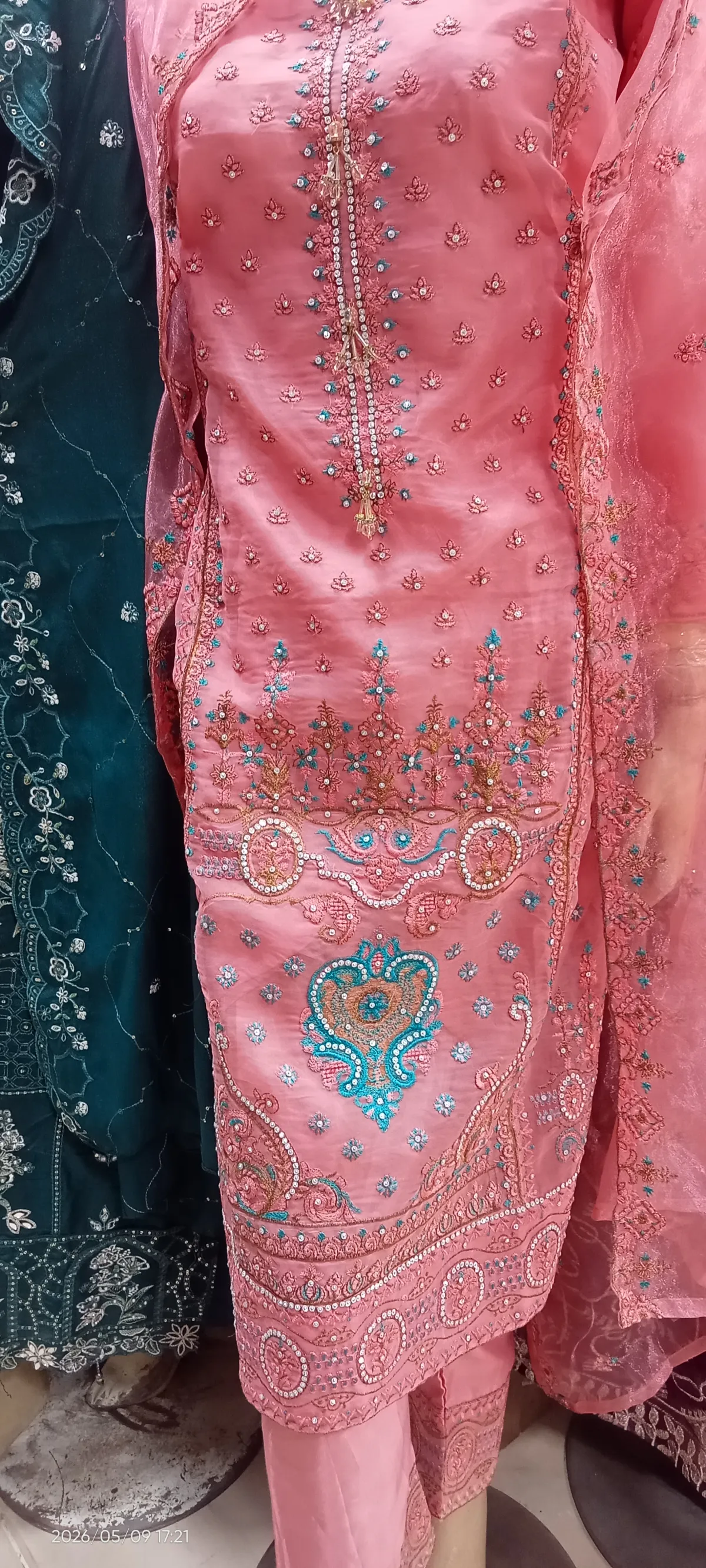 aur Ganja silk