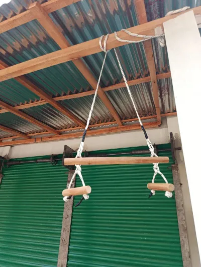 🏋️♂️ Wooden Hanging Gym Exercise Bar_img_3