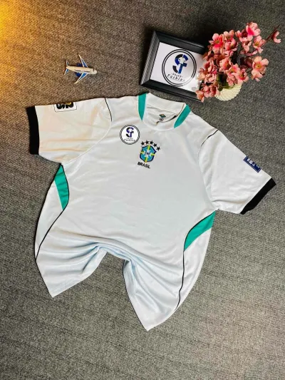 🇧🇷 ব্রাজিল রেট্রো হোয়াইট জার্সি – ক্লাসিক এডিশন 🇧🇷_img_0