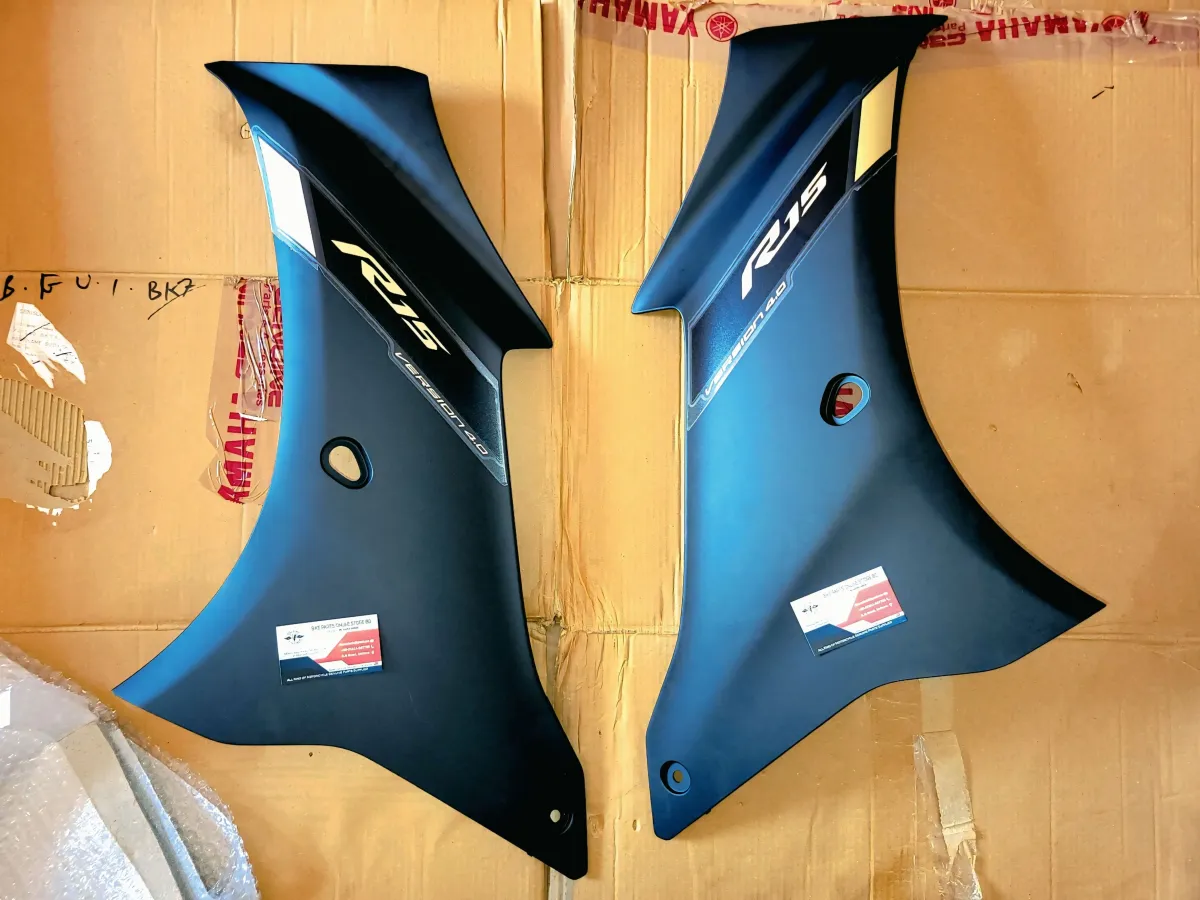 Panel 1/2 R15V4 Matt Black ( 2pcs Set )