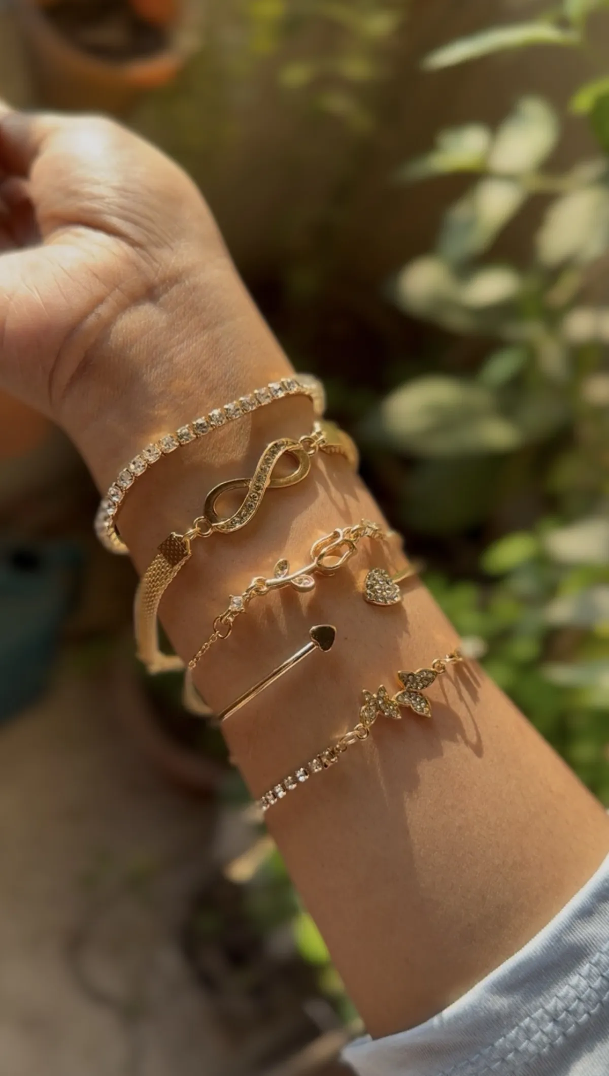 Elegant 5-Piece Minimal Bracelet Set 💖