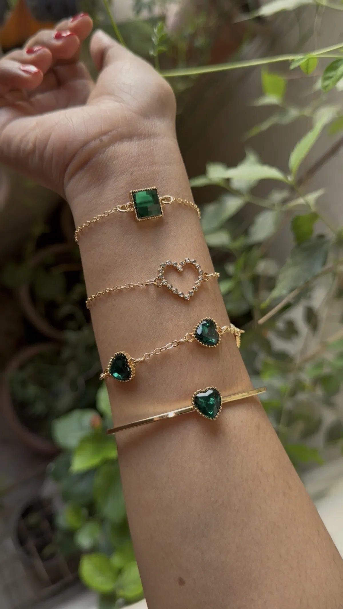Emerald Glow 4-Piece Bracelet Set 💚✨