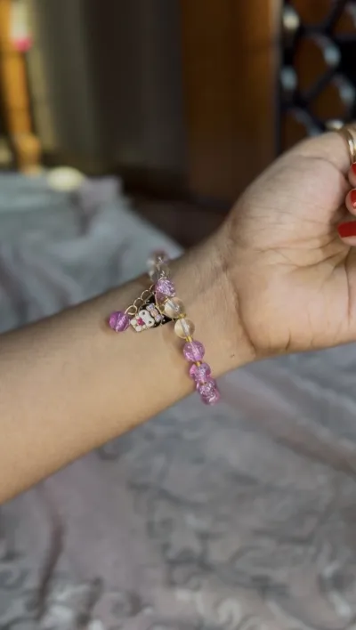 Kuromi Enchanted Pink Crackle Bead Charm Bracelet – Pastel Purple/Pink_img_1