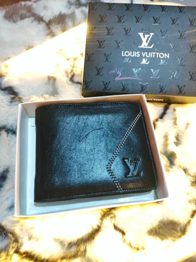 Louis Vuitton leather wallet_img_2