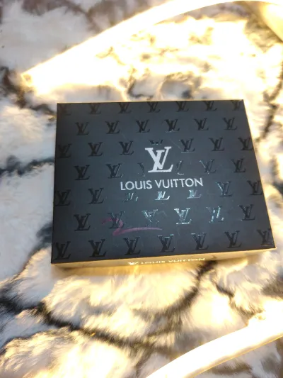 Louis Vuitton leather wallet_img_3