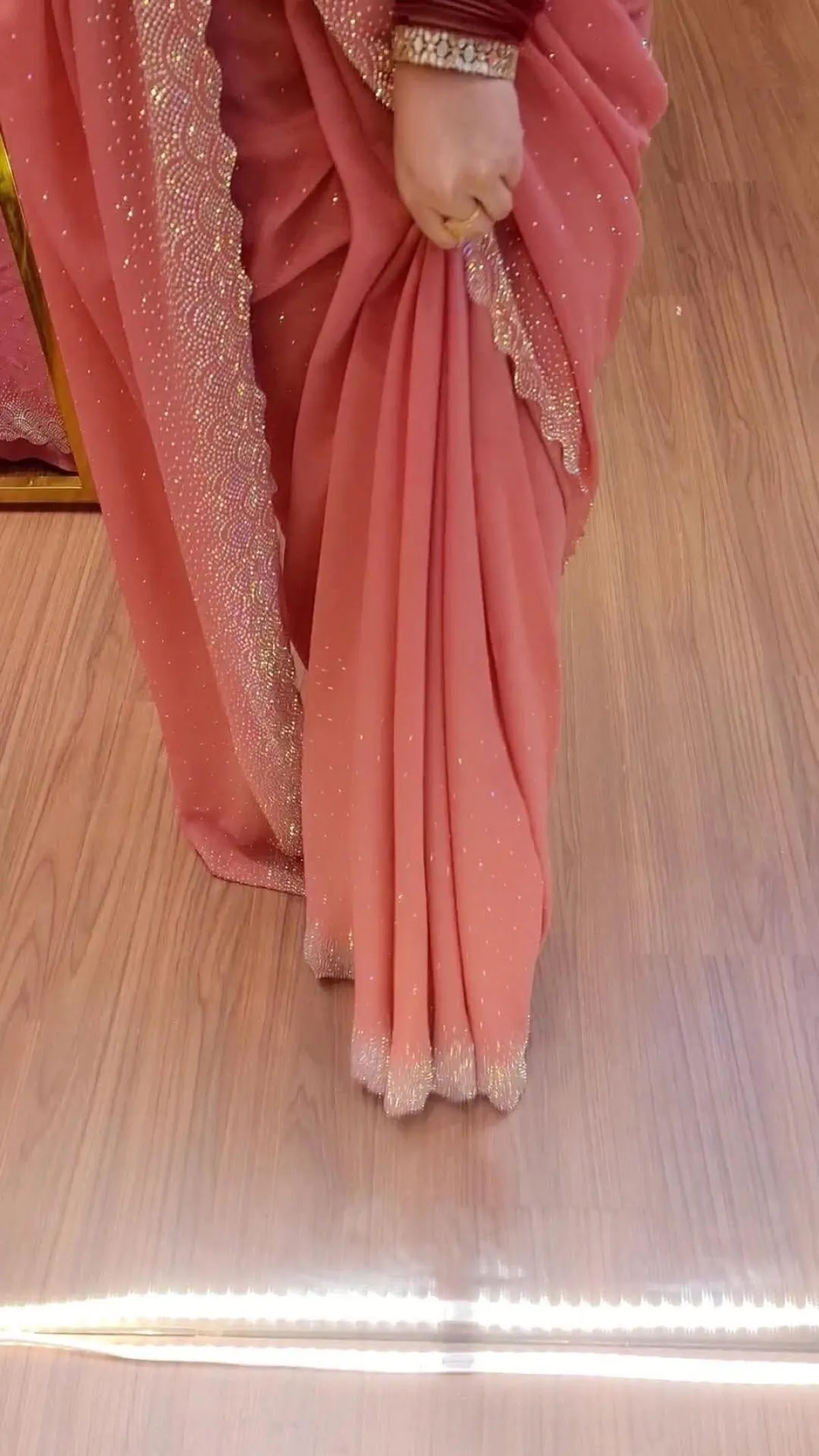 ইন্ডিয়ান হোয়াইট গোল্ড শাড়ি