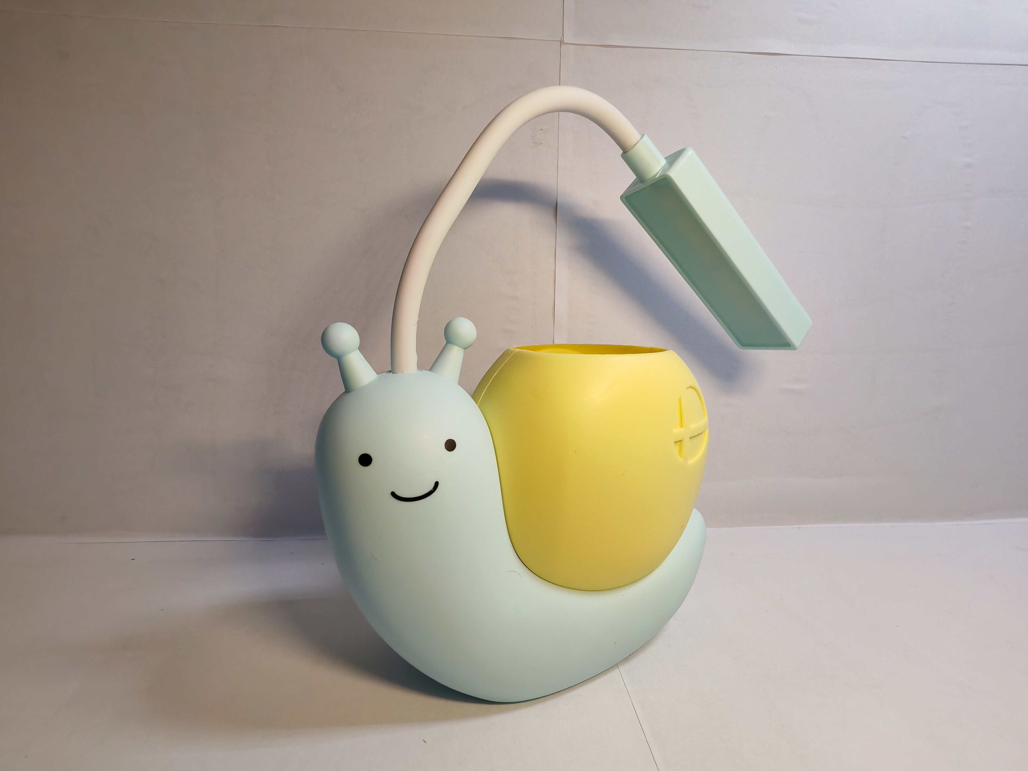 Cute Snail Pen Holder LED Lamp | Rechargeable Desk Lamp | Warm Light | Voltnest BD_img_2