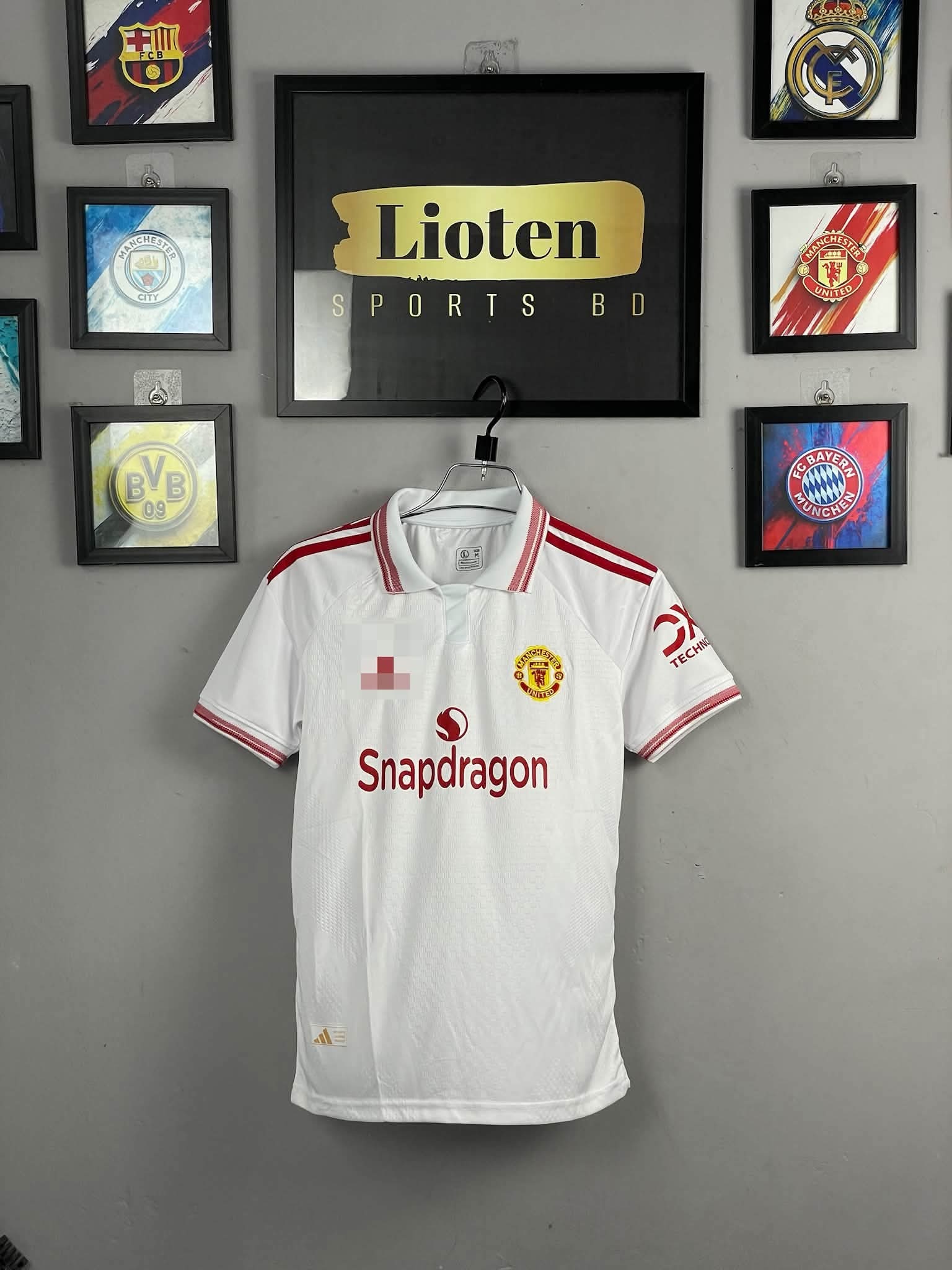 MAN U AWAY