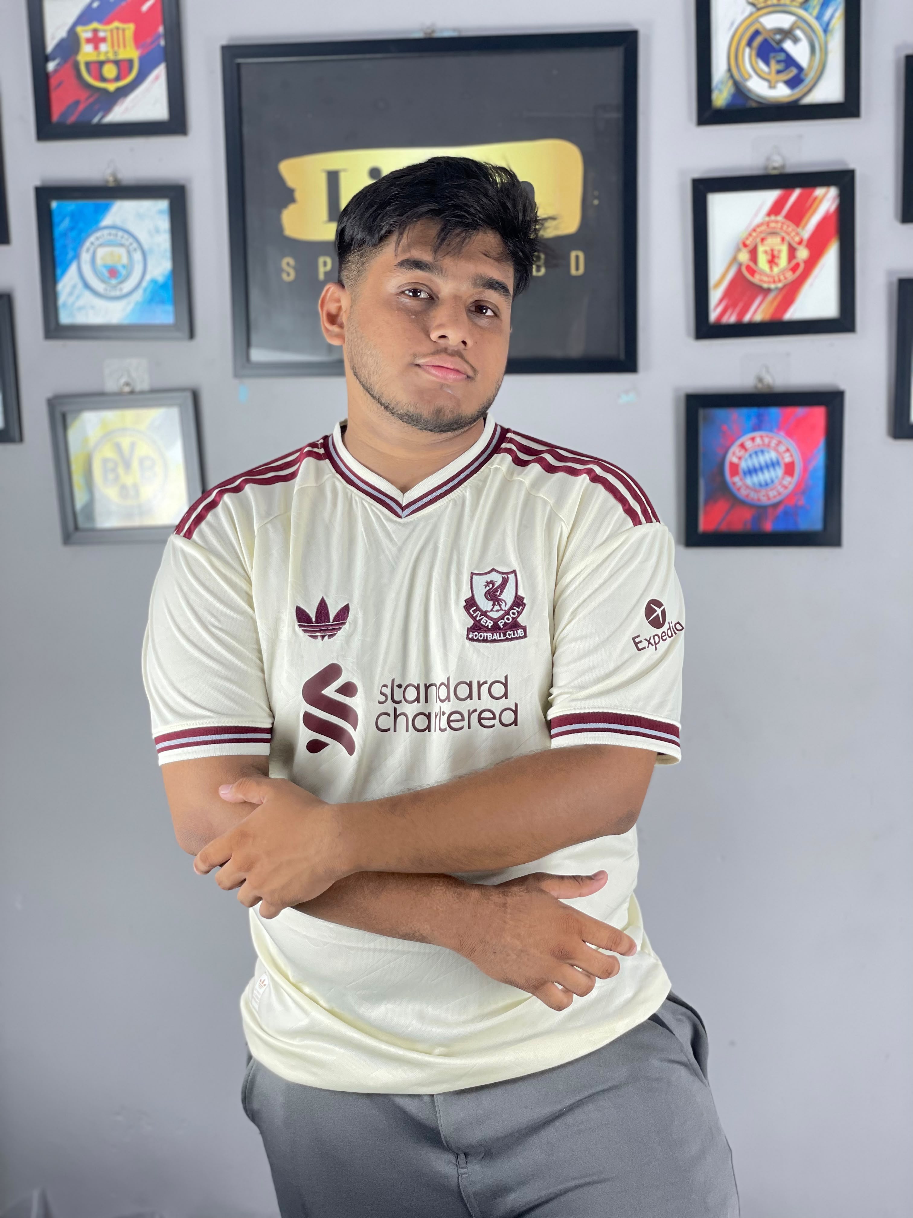 LFC Away_img_1
