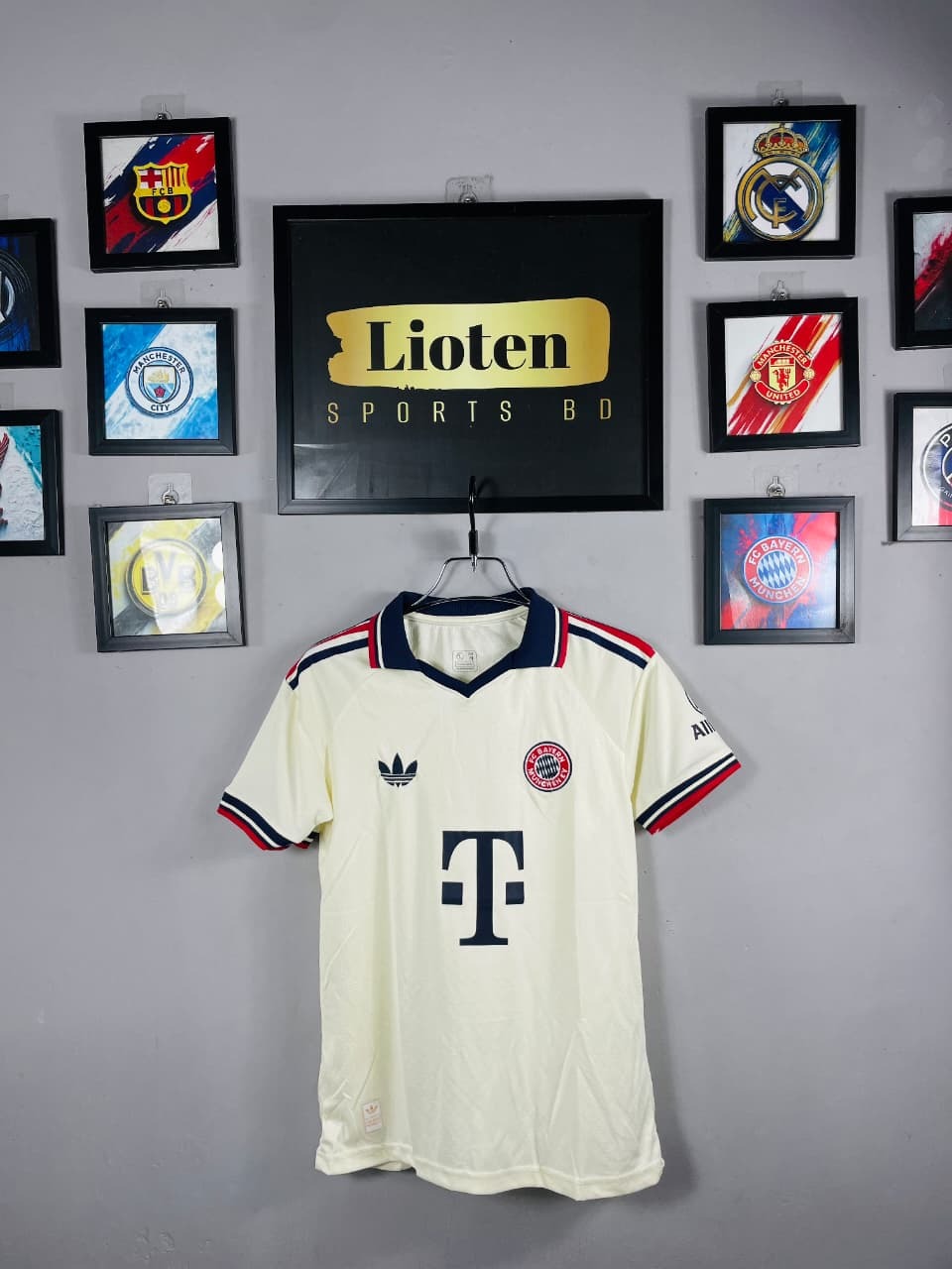 BAYERN AWAY