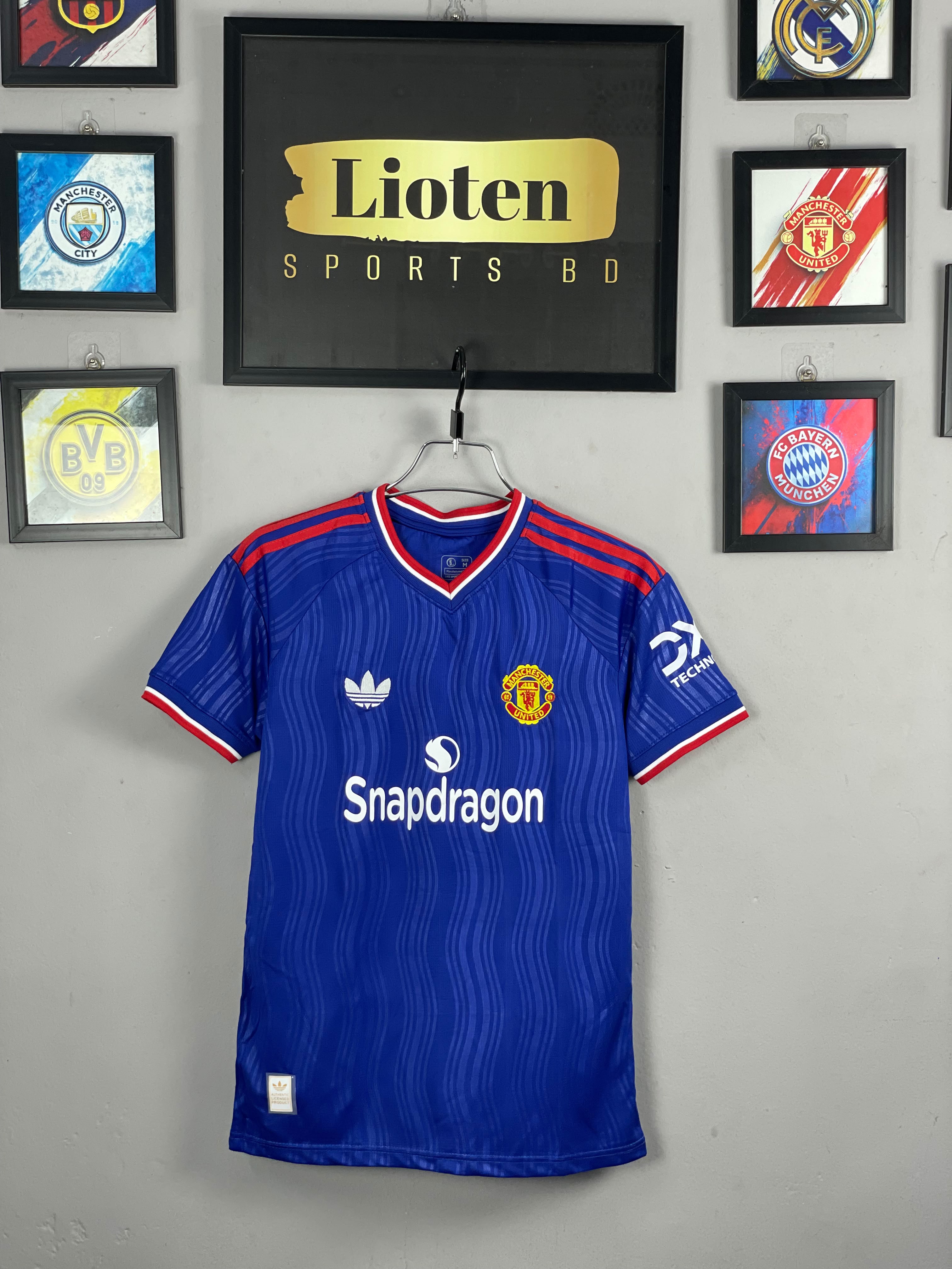 Man U Away