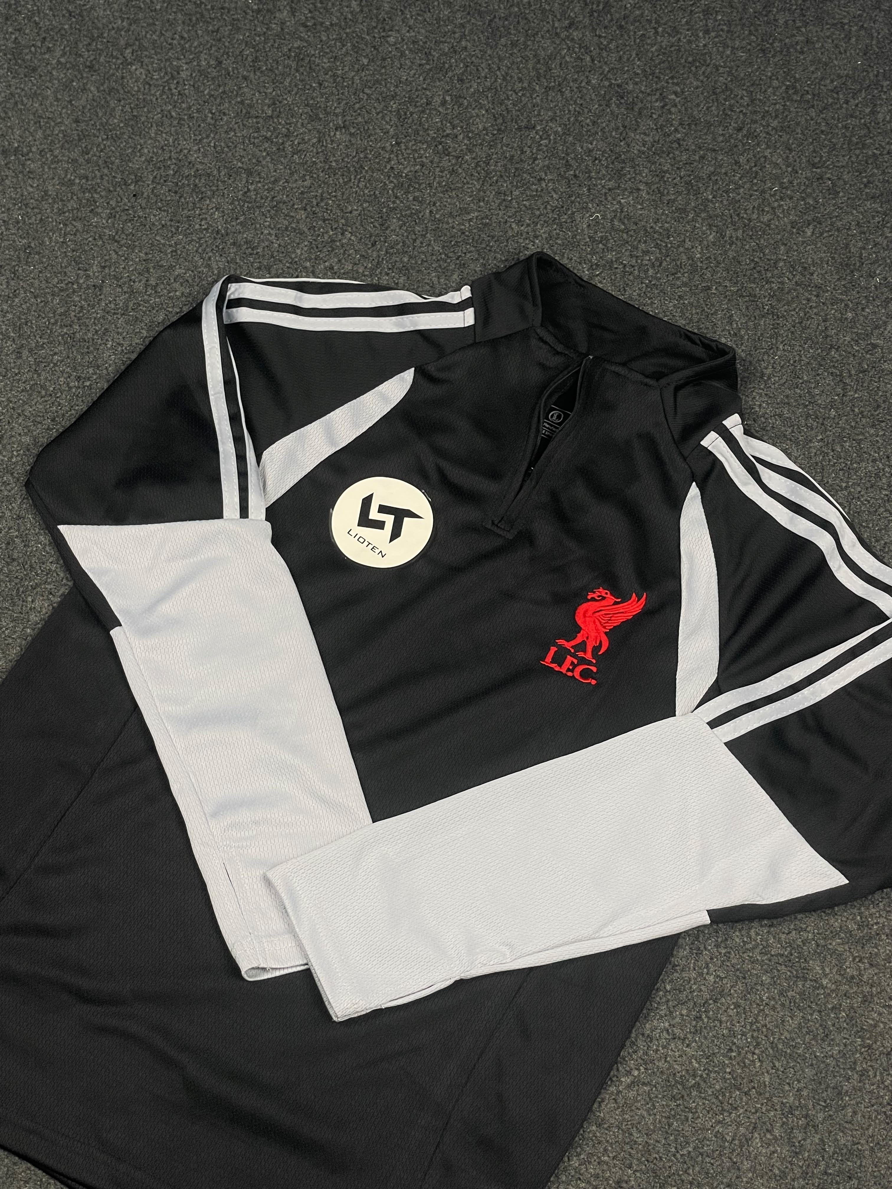 Liverpool Black Sweatshirt_img_2