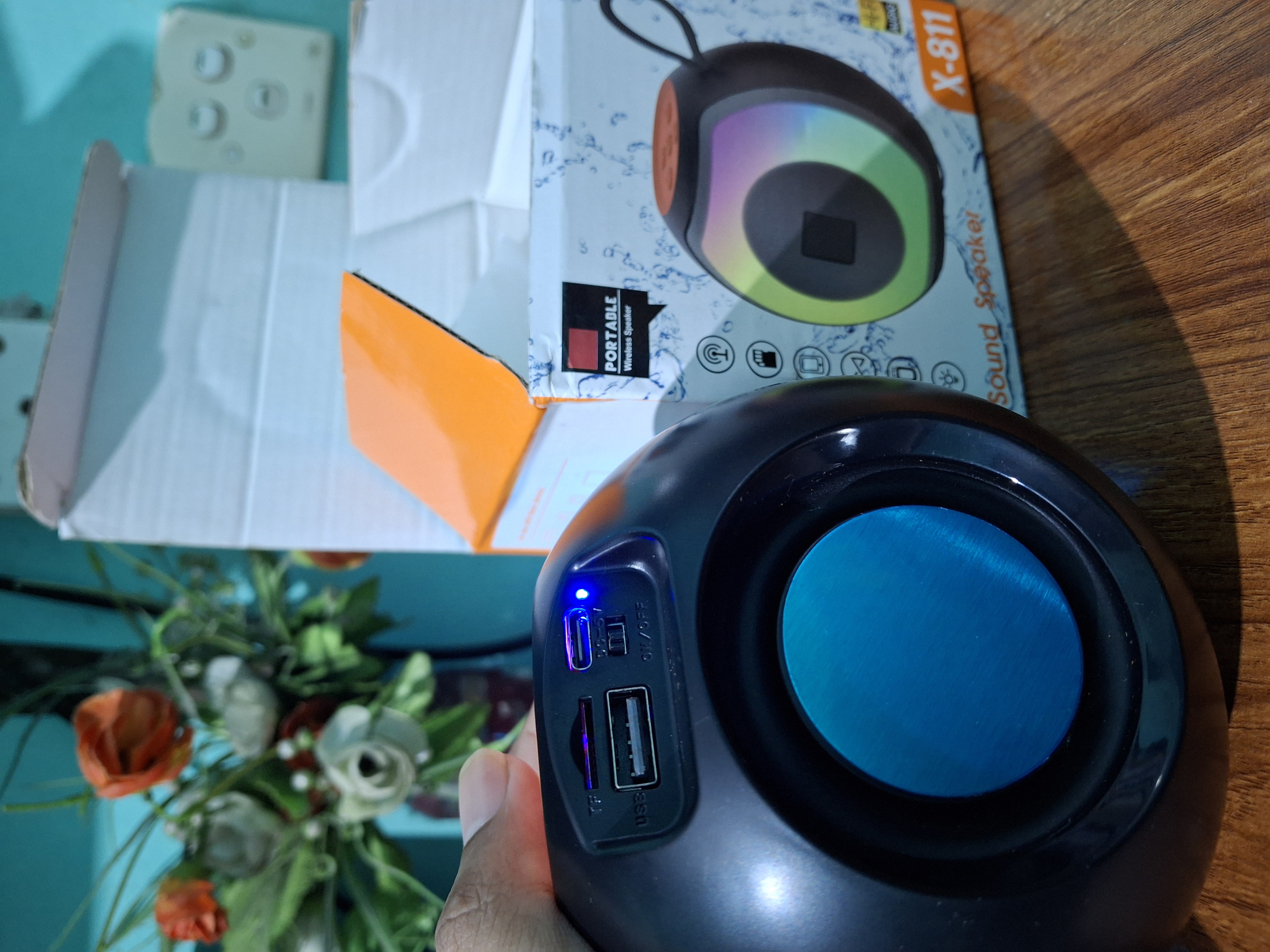 New X-811 Speaker Type-C Fast Charging LED Colorful light RGB home music Bluethooth Speaker_img_4