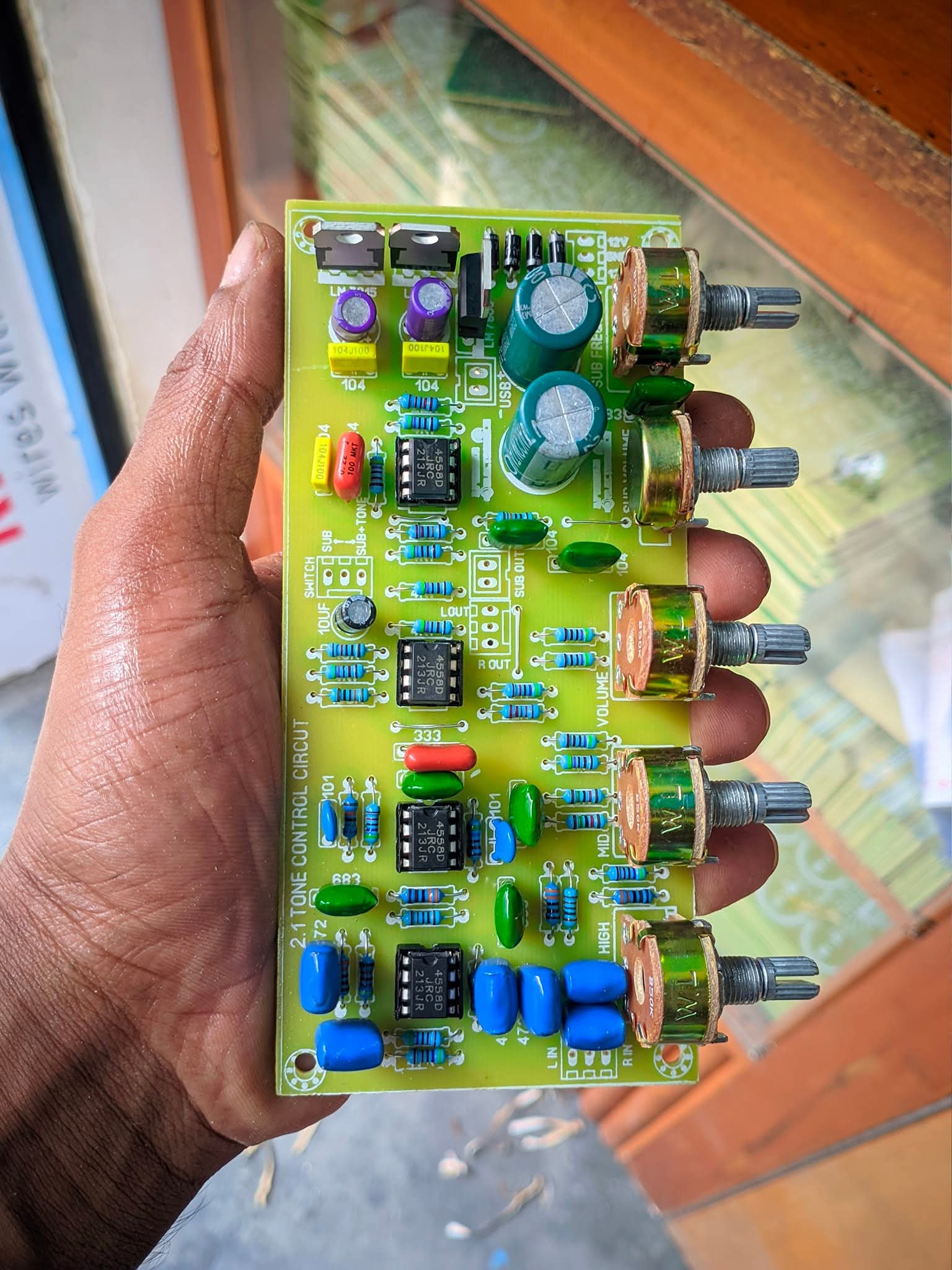 2.1 + Stereo Tone Control Circuit Board (V.1)_img_7