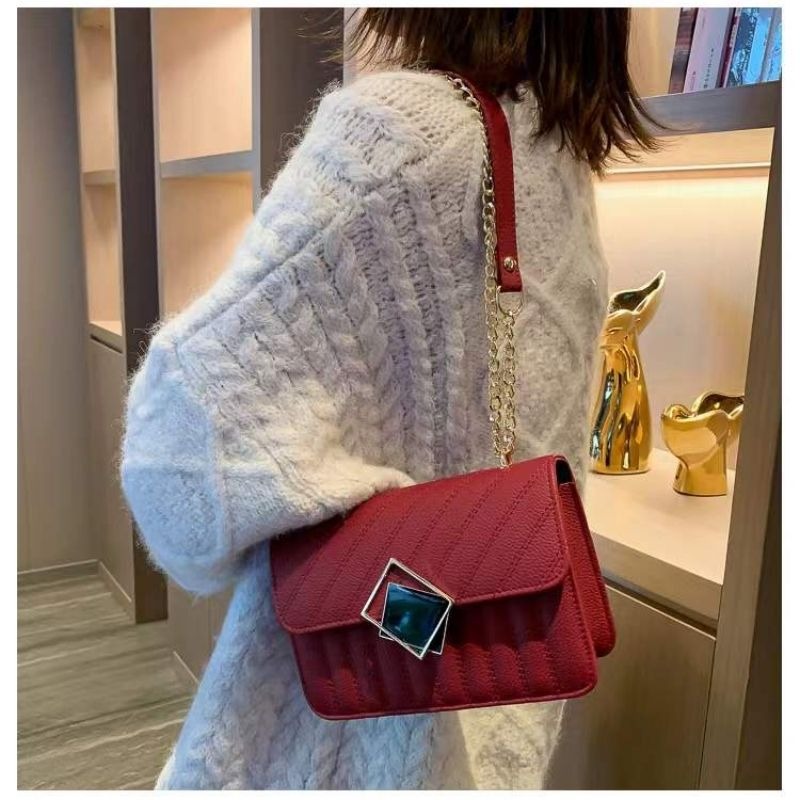 Celeste Chain Shoulder Bag image 2