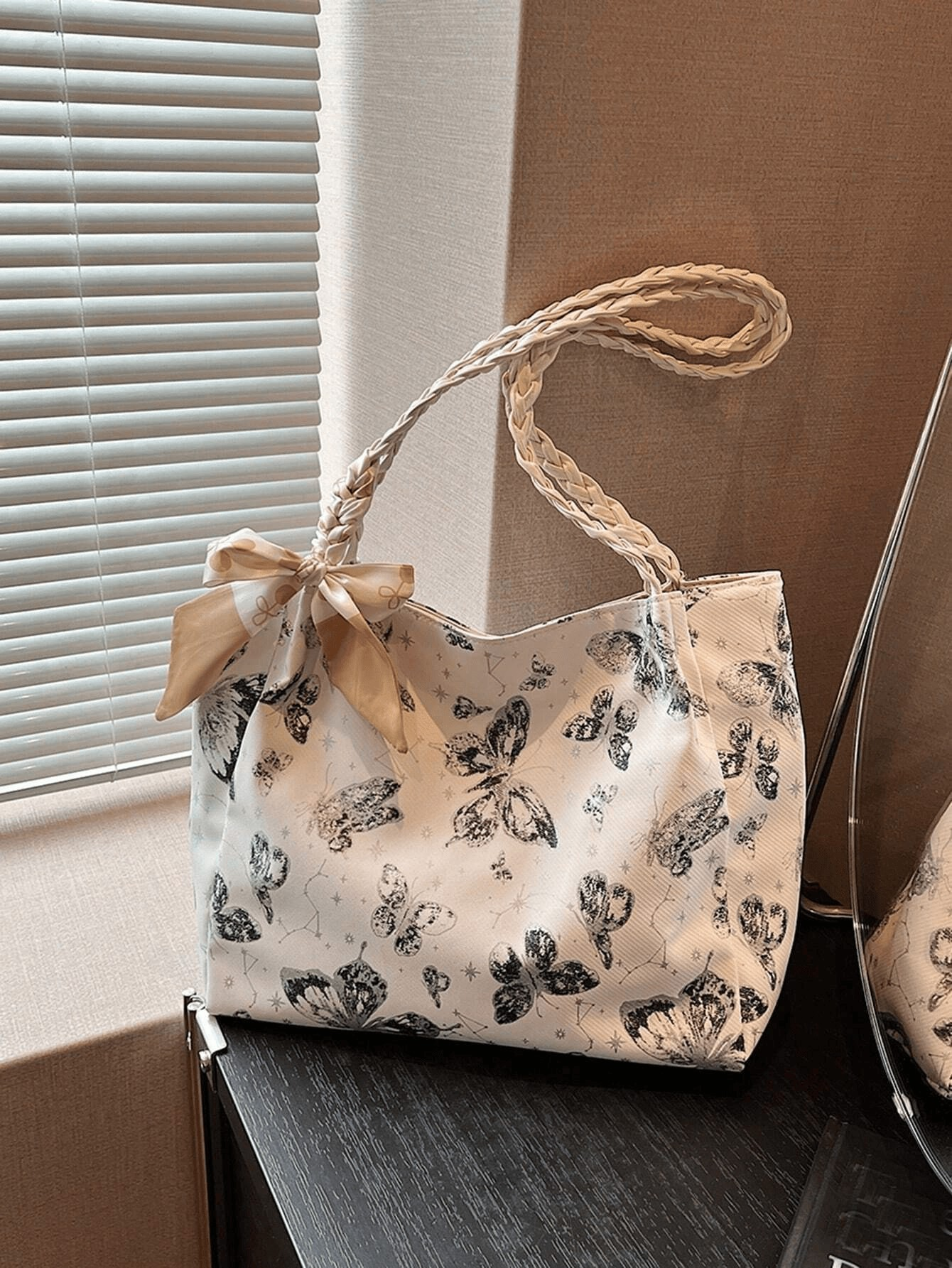 Aurelia Butterfly Bow Shoulder Bag image 4