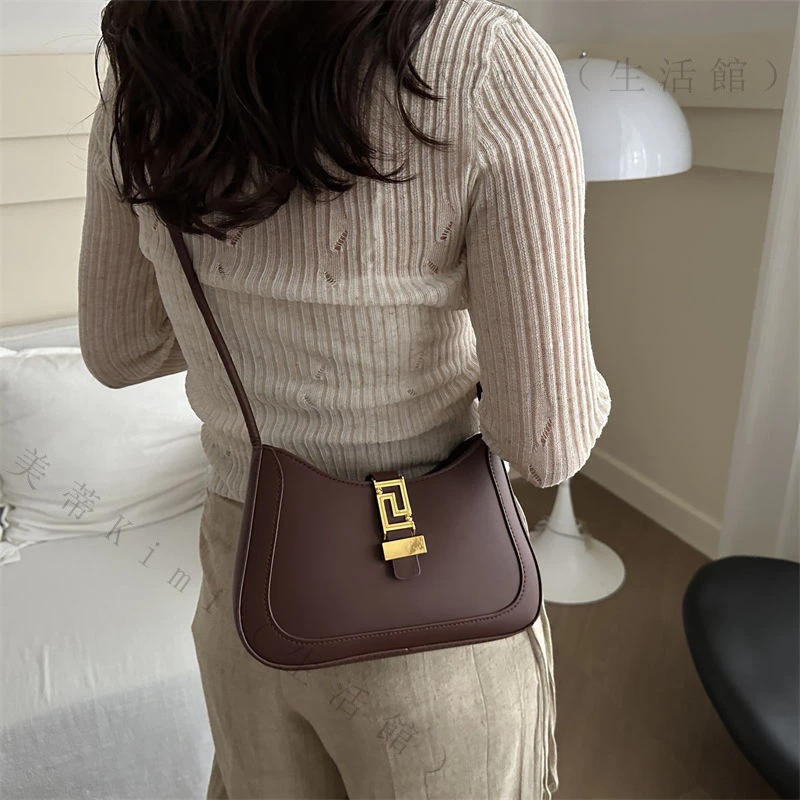 Livia Geometric Clasp Shoulder Bag image 3