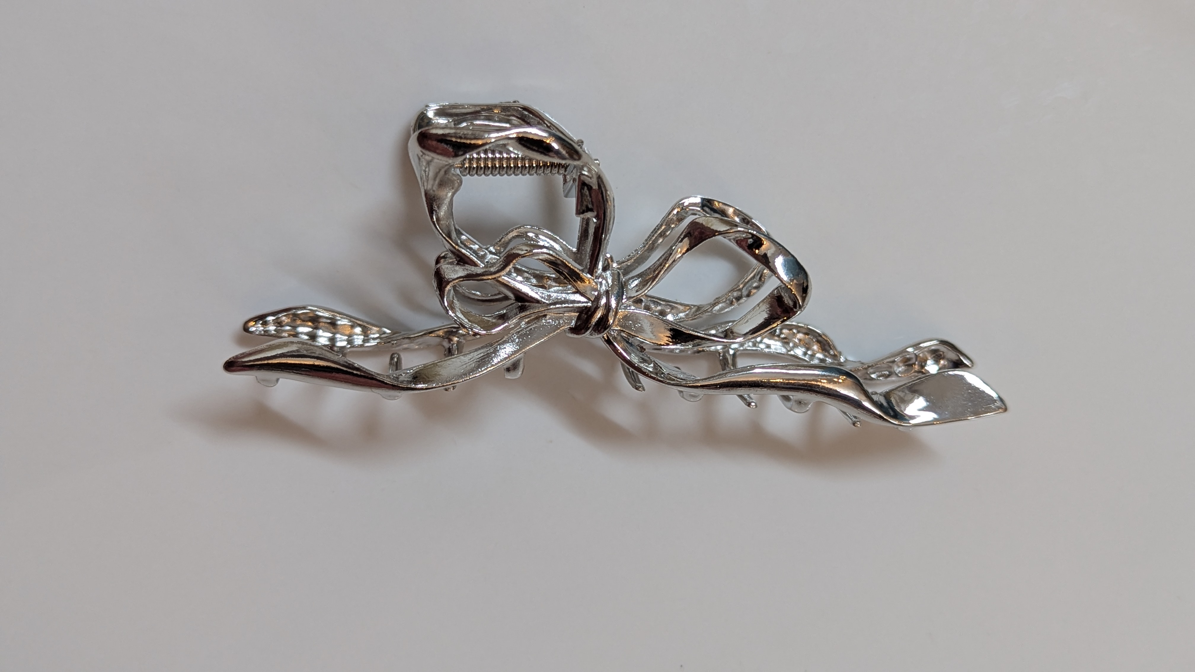 Metal butterfly clip