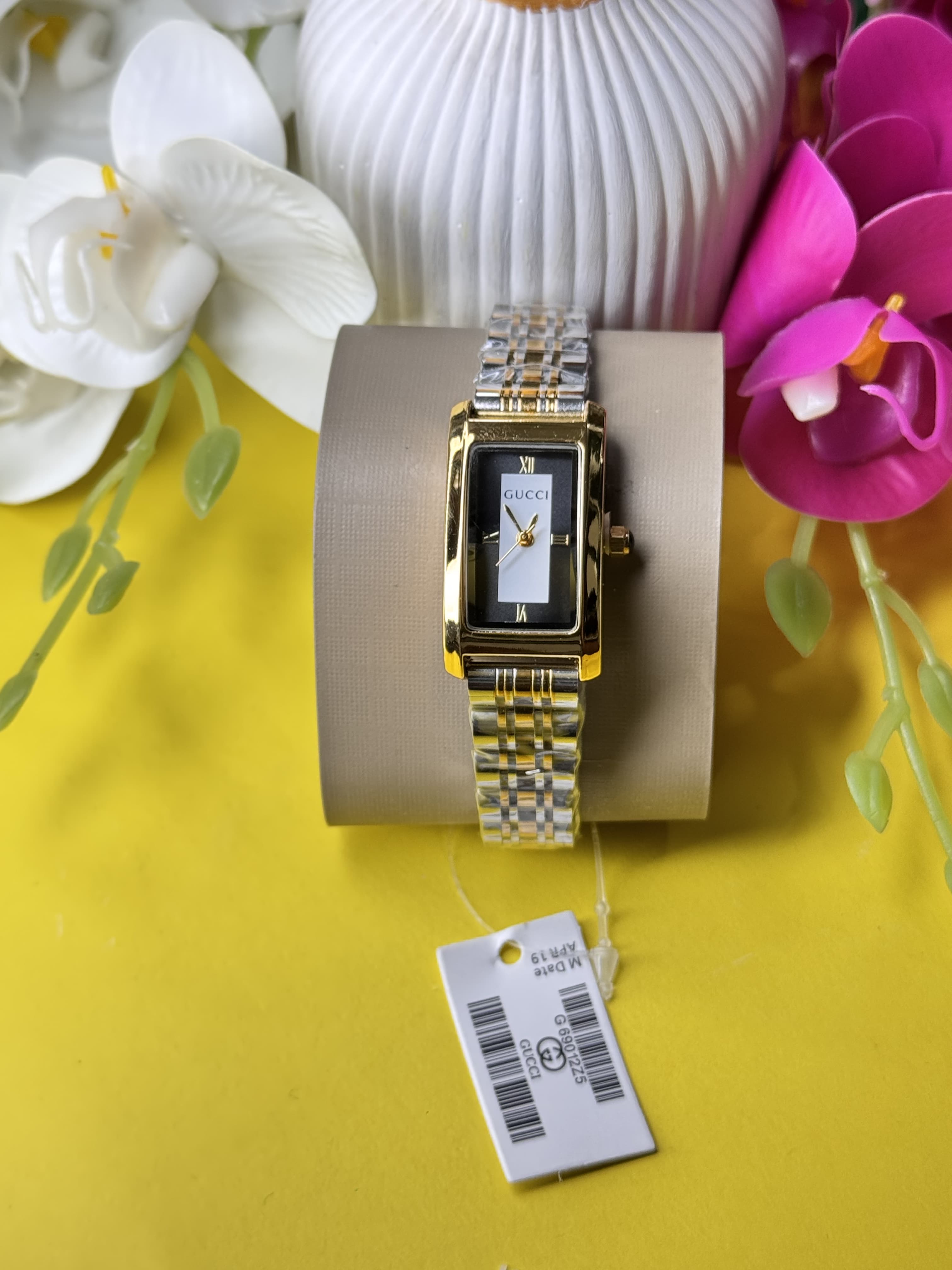 Gucci Classic Rectangular Slim Metallic Ladies Watch
