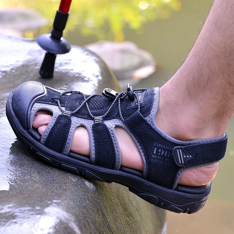 Mens Lightweight Closed Toe Walking Hiking Sandals