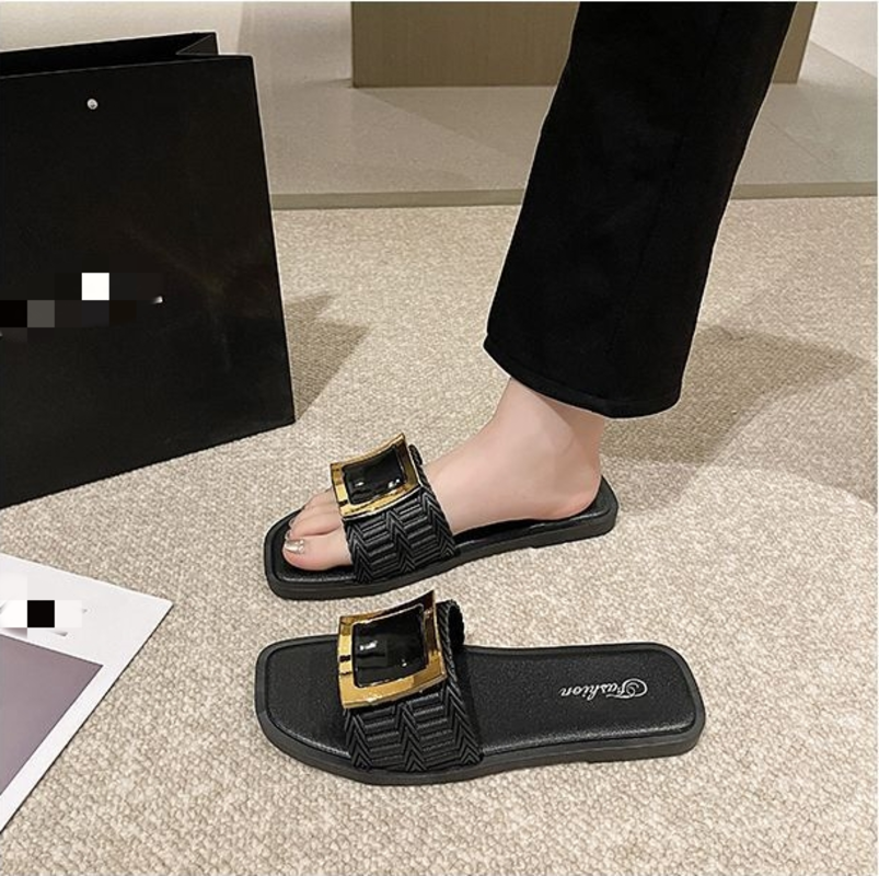 Buckle Soft Bottom Non-slip Flat Sandals thumbnail 1