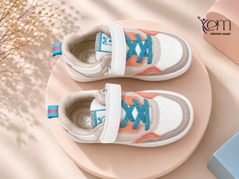 New style white sneakers