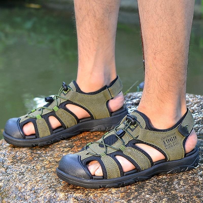 Mens Lightweight Closed Toe Walking Hiking Sandals thumbnail 3