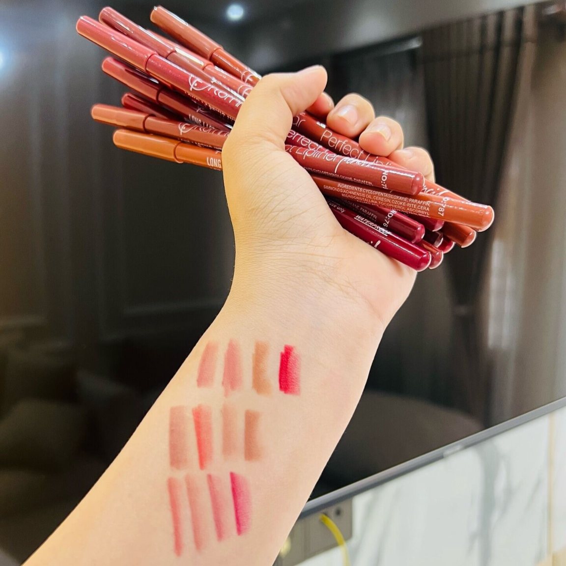 Flormar Matte Perfect Lip Liner Pencil Set (Pack of 12) – Waterproof & Long-Lasting Lip Contour Pencils thumbnail 2